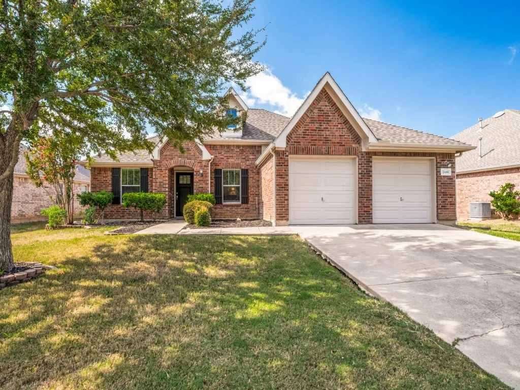 Single Family Residence For Sale in Denton County , 2416 Morning Dew Drive, Little Elm, Texas 75068, 3 Bedroom, 2 Bathroom, 2 Garage spaces, 2,016 Sqft, built in 2005, mls#21403127, Real Estate Agent in Little Elm, Homes For Sale in Denton county, Homes For Sale in Little Elm, Realtor in Little Elm Texas, Real Estate Brokerage Independent Realty Texas, Luminita Cordes Realtor