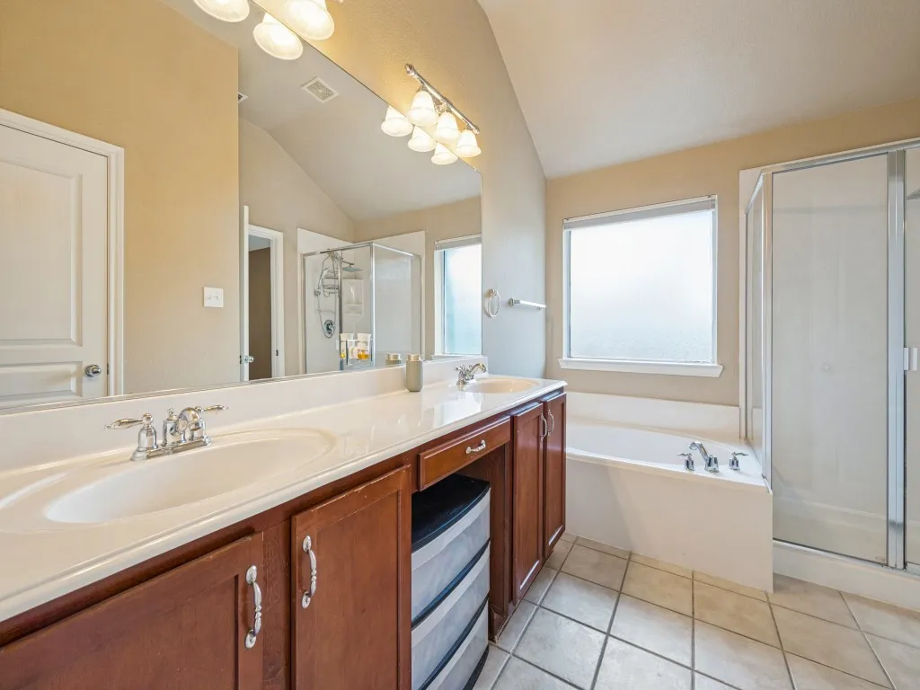 Single Family Residence For Sale in Denton County , 2416 Morning Dew Drive, Little Elm, Texas 75068, 3 Bedroom, 2 Bathroom, 2 Garage spaces, 2,016 Sqft, built in 2005, mls#21403127, Real Estate Agent in Little Elm, Homes For Sale in Denton county, Homes For Sale in Little Elm, Realtor in Little Elm Texas, Real Estate Brokerage Independent Realty Texas, Luminita Cordes Realtor