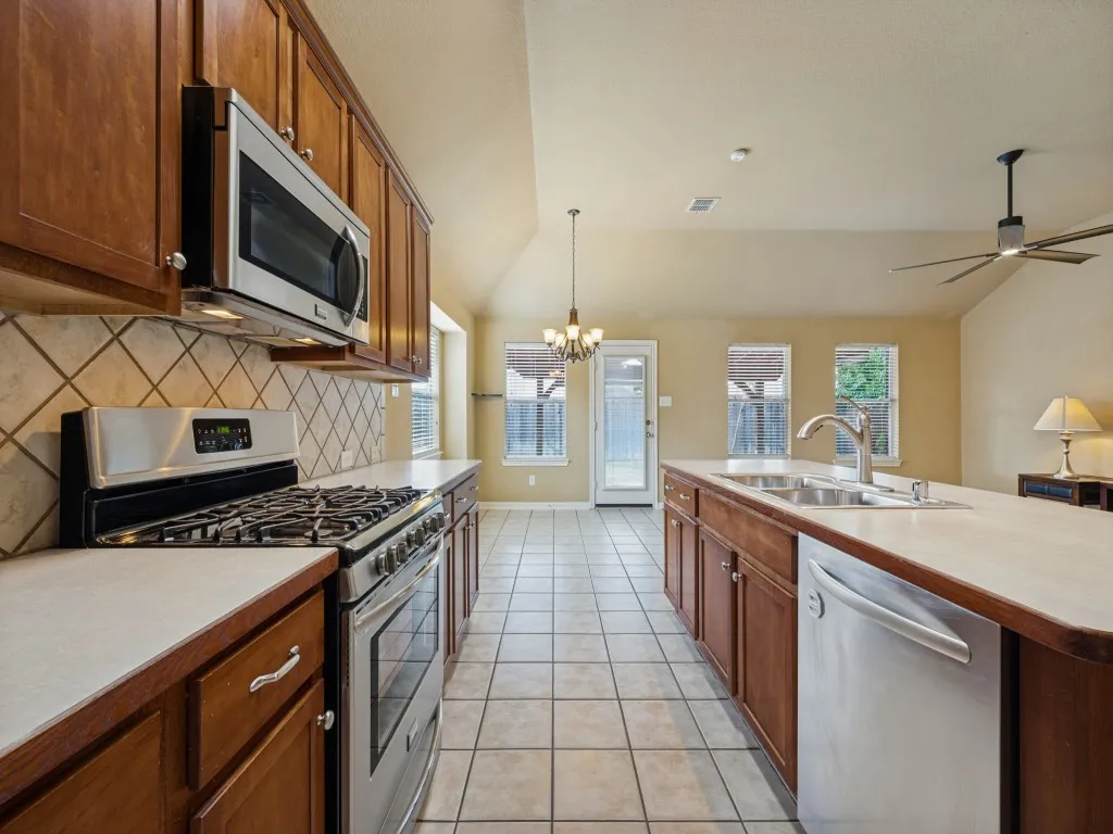 Single Family Residence For Sale in Denton County , 2416 Morning Dew Drive, Little Elm, Texas 75068, 3 Bedroom, 2 Bathroom, 2 Garage spaces, 2,016 Sqft, built in 2005, mls#21403127, Real Estate Agent in Little Elm, Homes For Sale in Denton county, Homes For Sale in Little Elm, Realtor in Little Elm Texas, Real Estate Brokerage Independent Realty Texas, Luminita Cordes Realtor