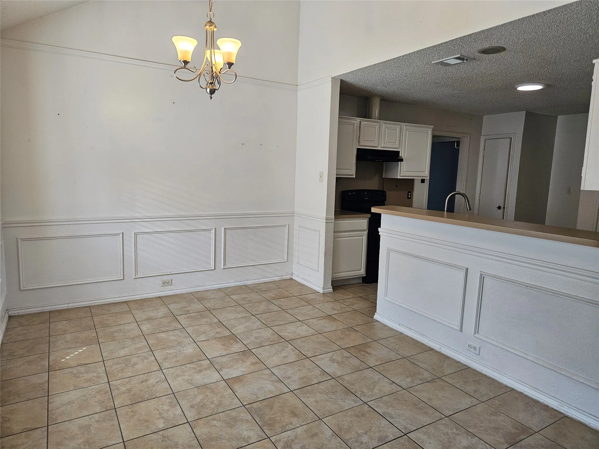 Single Family Residence For Sale in Dallas County , 2329 Shalimar Drive, Garland, Texas 75040, 3 Bedroom, 2 Bathroom, 2 Garage spaces, 1,372 Sqft, built in 1986, mls#21405778, Real Estate Agent in Garland, Homes For Sale in Dallas county, Homes For Sale in Garland, Realtor in Garland Texas, Real Estate Brokerage Independent Realty Texas, Luminita Cordes Realtor