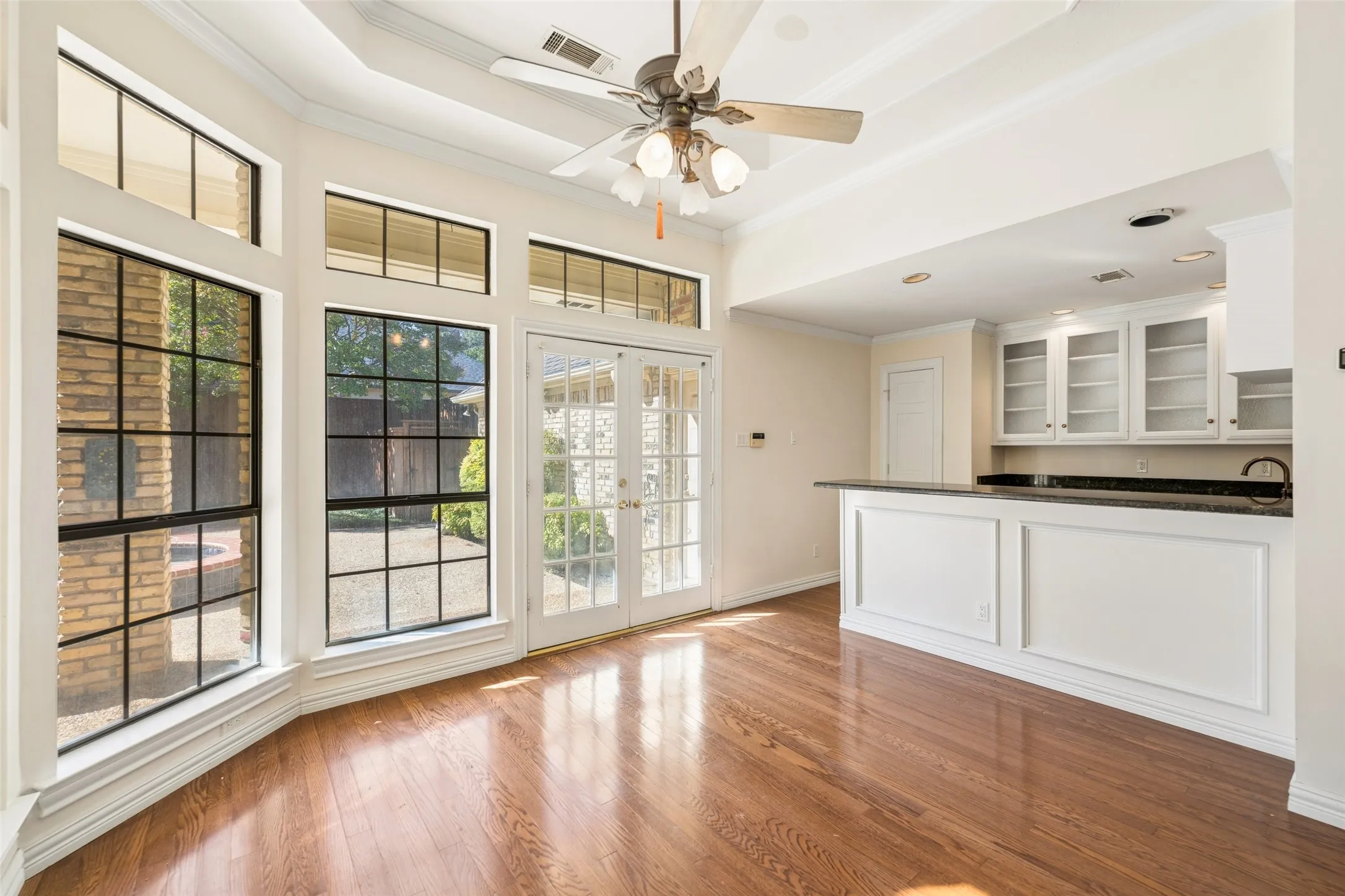 Single Family Residence For Sale in Collin County , 5806 London Lane, Dallas, Texas 75252, 4 Bedroom, 4 Bathroom, 3 Garage spaces, 4,209 Sqft, built in 1984, mls#21405047, Real Estate Agent in Dallas, Homes For Sale in Collin county, Homes For Sale in Dallas, Realtor in Dallas Texas, Real Estate Brokerage Independent Realty Texas, Luminita Cordes Realtor