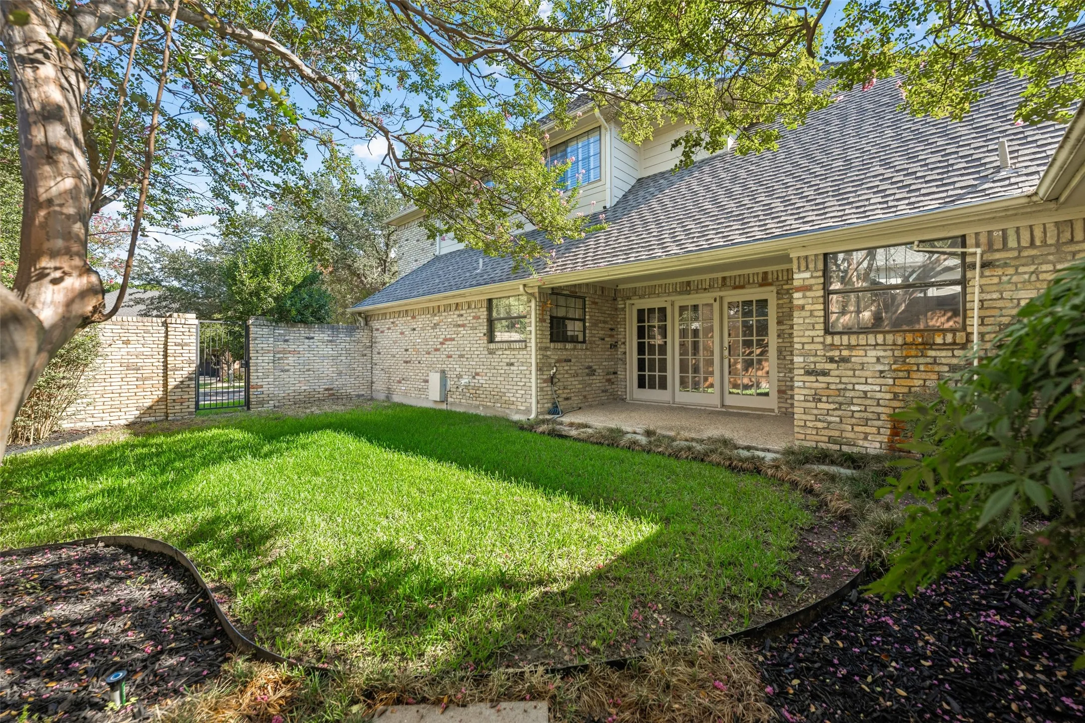 Single Family Residence For Sale in Collin County , 5806 London Lane, Dallas, Texas 75252, 4 Bedroom, 4 Bathroom, 3 Garage spaces, 4,209 Sqft, built in 1984, mls#21405047, Real Estate Agent in Dallas, Homes For Sale in Collin county, Homes For Sale in Dallas, Realtor in Dallas Texas, Real Estate Brokerage Independent Realty Texas, Luminita Cordes Realtor