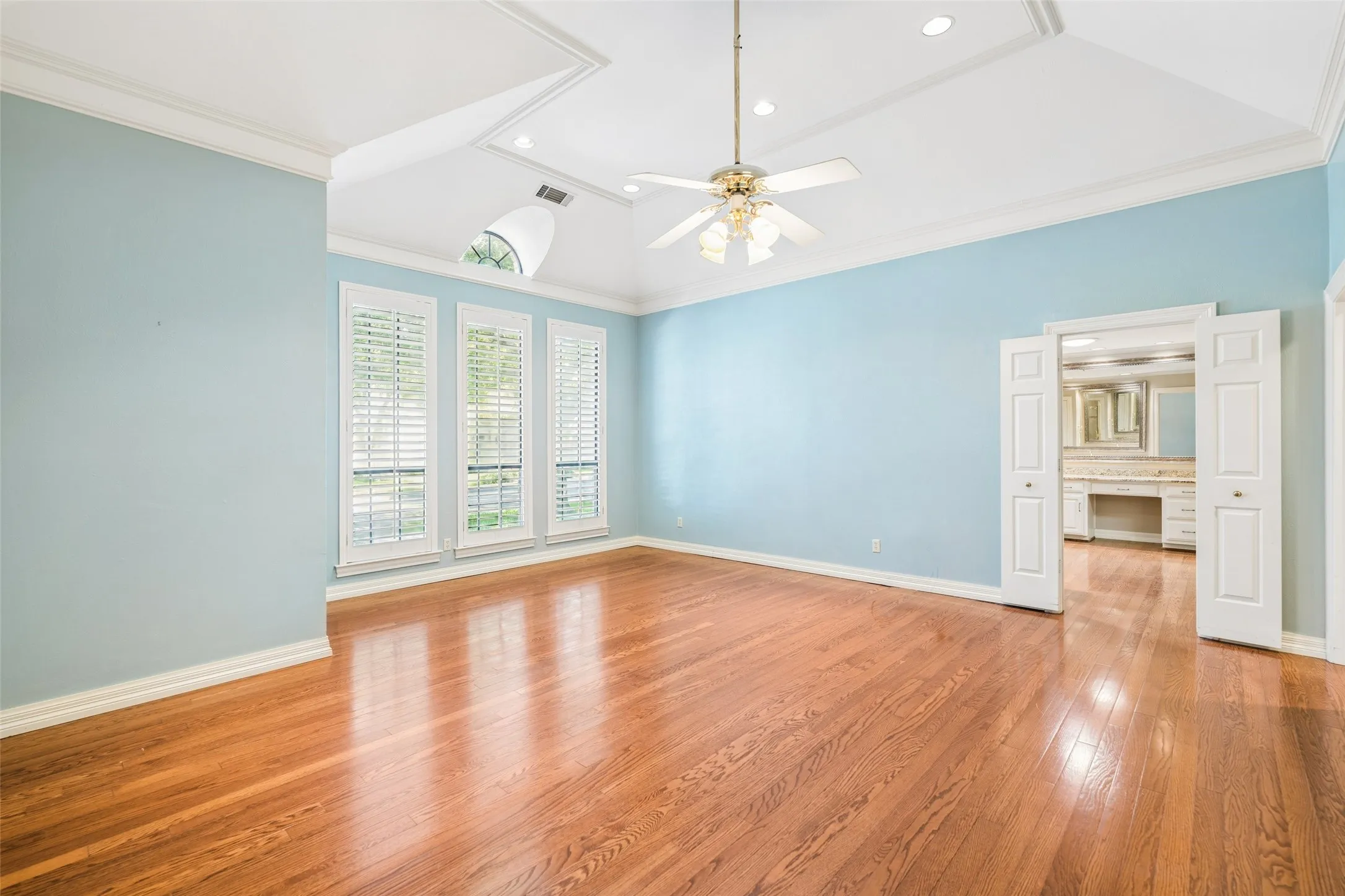 Single Family Residence For Sale in Collin County , 5806 London Lane, Dallas, Texas 75252, 4 Bedroom, 4 Bathroom, 3 Garage spaces, 4,209 Sqft, built in 1984, mls#21405047, Real Estate Agent in Dallas, Homes For Sale in Collin county, Homes For Sale in Dallas, Realtor in Dallas Texas, Real Estate Brokerage Independent Realty Texas, Luminita Cordes Realtor