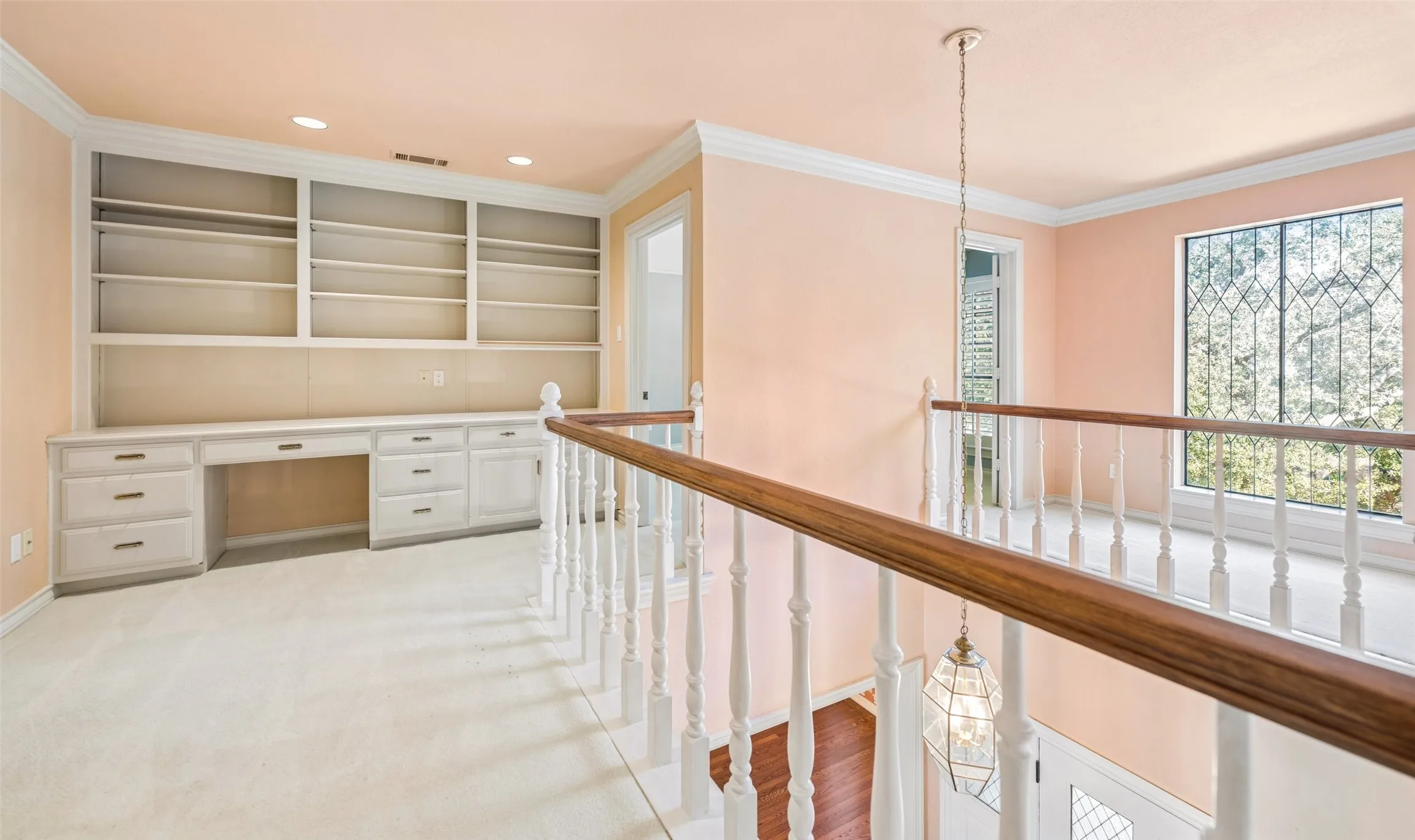 Single Family Residence For Sale in Collin County , 5806 London Lane, Dallas, Texas 75252, 4 Bedroom, 4 Bathroom, 3 Garage spaces, 4,209 Sqft, built in 1984, mls#21405047, Real Estate Agent in Dallas, Homes For Sale in Collin county, Homes For Sale in Dallas, Realtor in Dallas Texas, Real Estate Brokerage Independent Realty Texas, Luminita Cordes Realtor