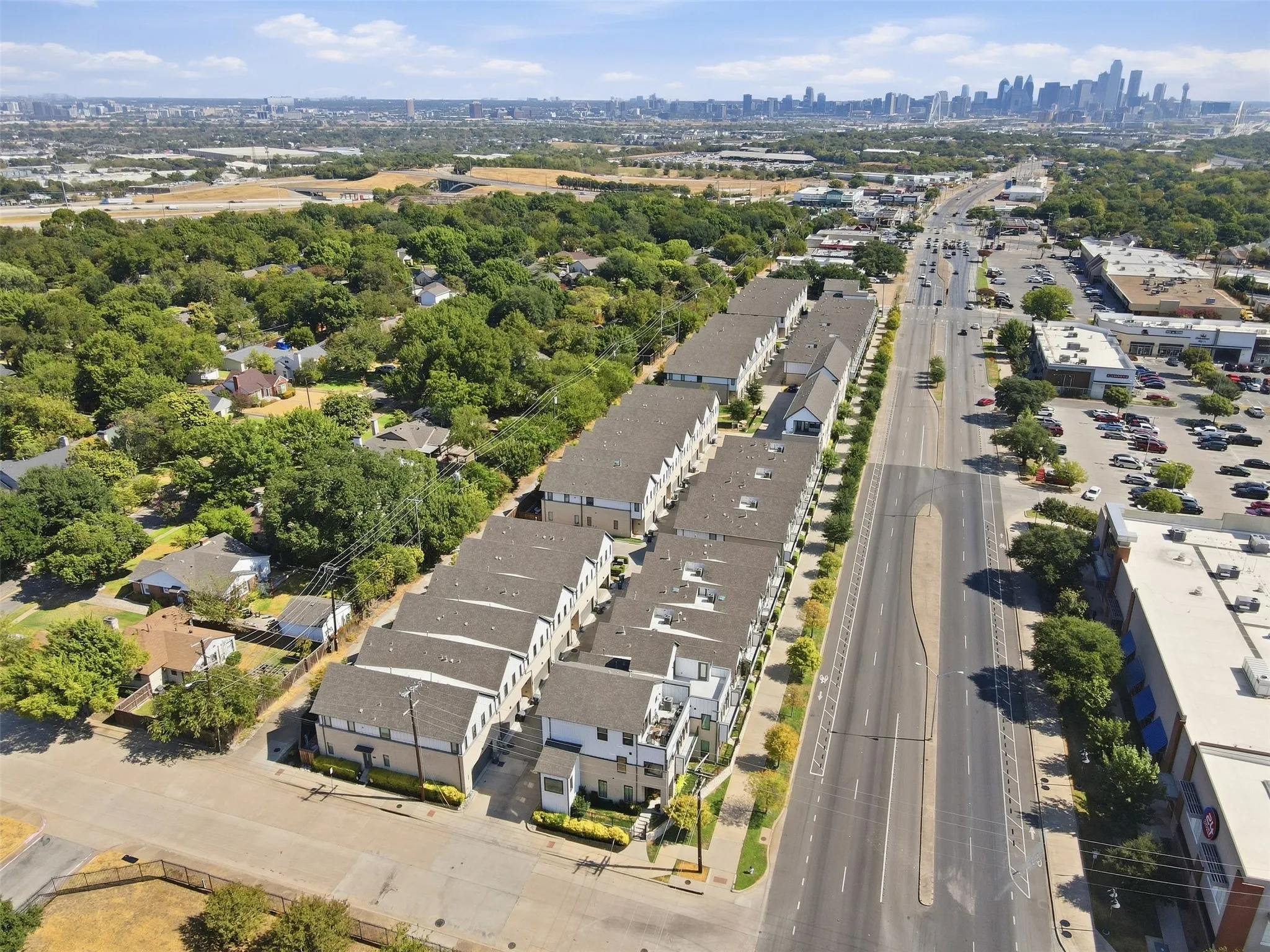 Townhouse For Sale in Dallas County , 2309 Rook Drive, Dallas, Texas 75211, 3 Bedroom, 3 Bathroom, 2 Garage spaces, 2,230 Sqft, built in 2021, mls#21405740, Real Estate Agent in Dallas, Homes For Sale in Dallas county, Homes For Sale in Dallas, Realtor in Dallas Texas, Real Estate Brokerage Independent Realty Texas, Luminita Cordes Realtor