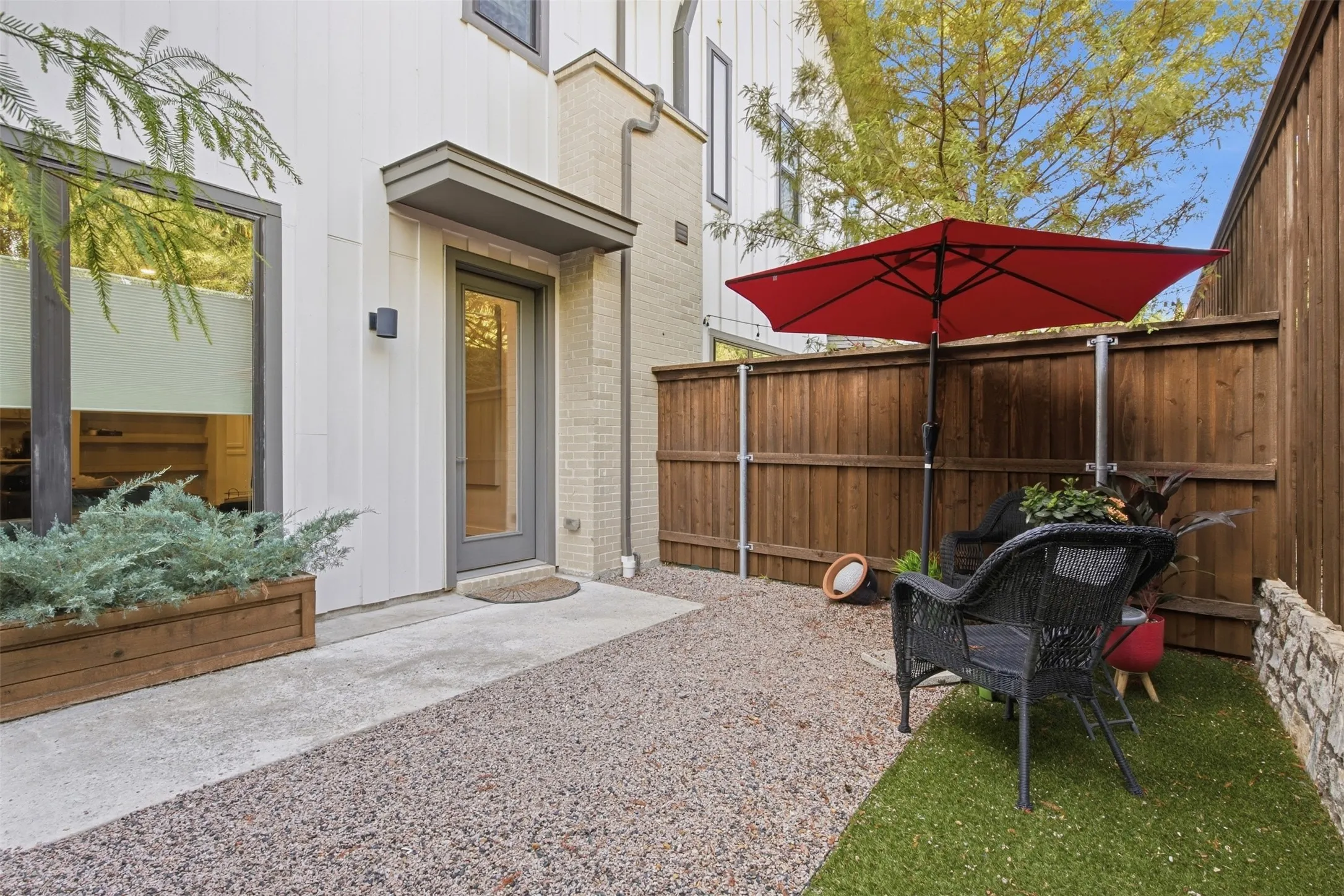 Townhouse For Sale in Dallas County , 2309 Rook Drive, Dallas, Texas 75211, 3 Bedroom, 3 Bathroom, 2 Garage spaces, 2,230 Sqft, built in 2021, mls#21405740, Real Estate Agent in Dallas, Homes For Sale in Dallas county, Homes For Sale in Dallas, Realtor in Dallas Texas, Real Estate Brokerage Independent Realty Texas, Luminita Cordes Realtor