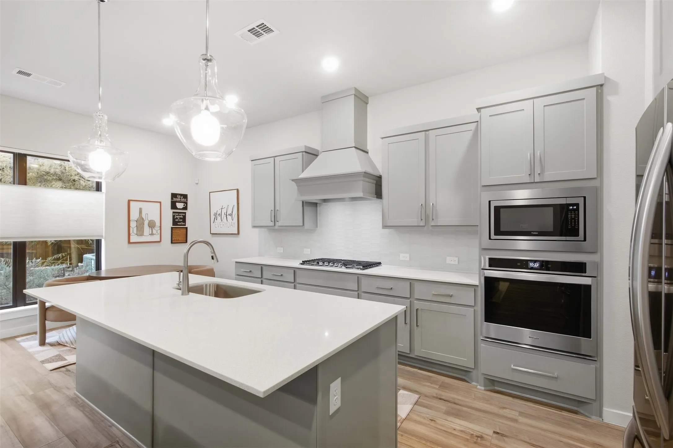 Townhouse For Sale in Dallas County , 2309 Rook Drive, Dallas, Texas 75211, 3 Bedroom, 3 Bathroom, 2 Garage spaces, 2,230 Sqft, built in 2021, mls#21405740, Real Estate Agent in Dallas, Homes For Sale in Dallas county, Homes For Sale in Dallas, Realtor in Dallas Texas, Real Estate Brokerage Independent Realty Texas, Luminita Cordes Realtor