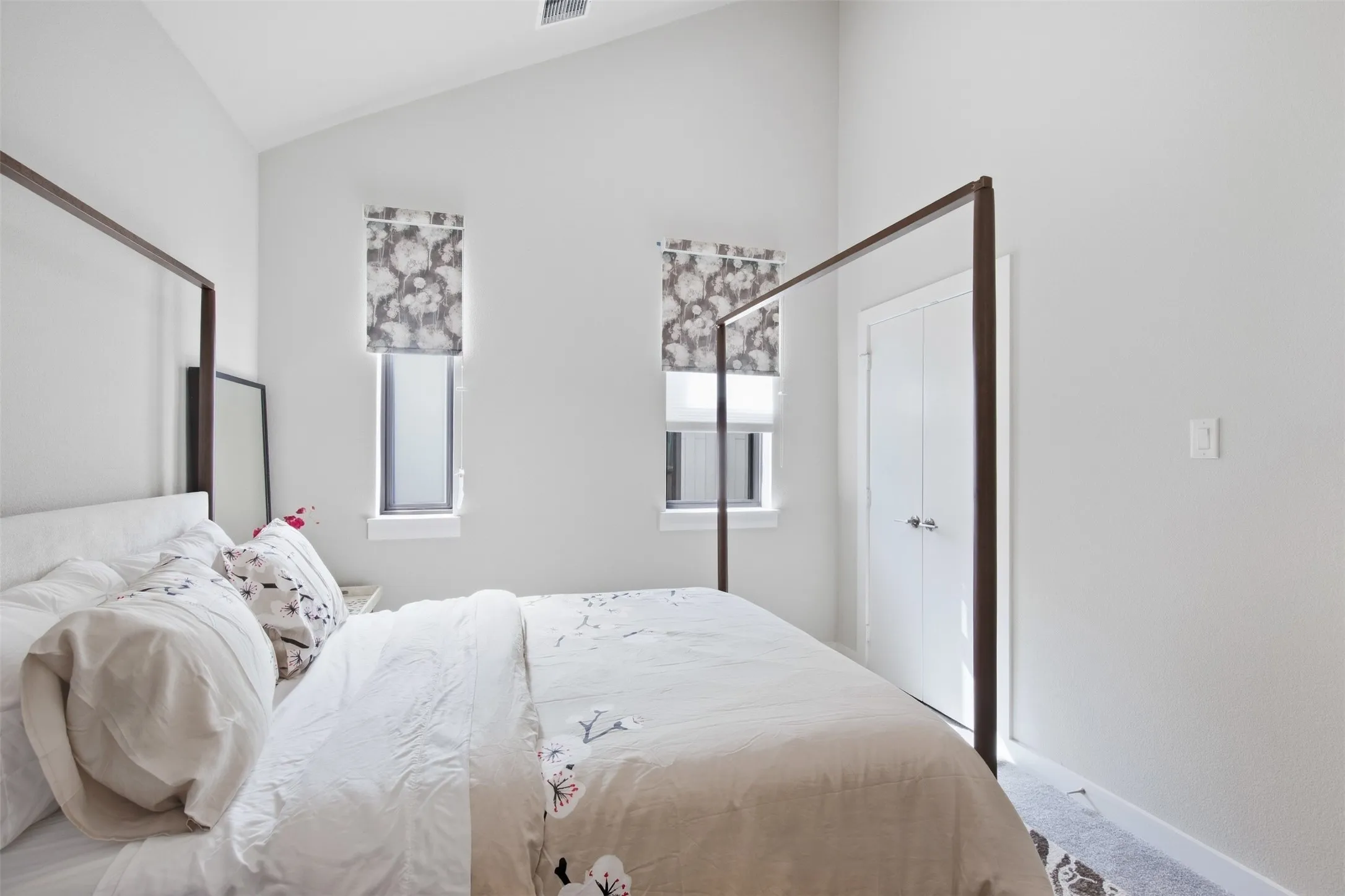 Townhouse For Sale in Dallas County , 2309 Rook Drive, Dallas, Texas 75211, 3 Bedroom, 3 Bathroom, 2 Garage spaces, 2,230 Sqft, built in 2021, mls#21405740, Real Estate Agent in Dallas, Homes For Sale in Dallas county, Homes For Sale in Dallas, Realtor in Dallas Texas, Real Estate Brokerage Independent Realty Texas, Luminita Cordes Realtor