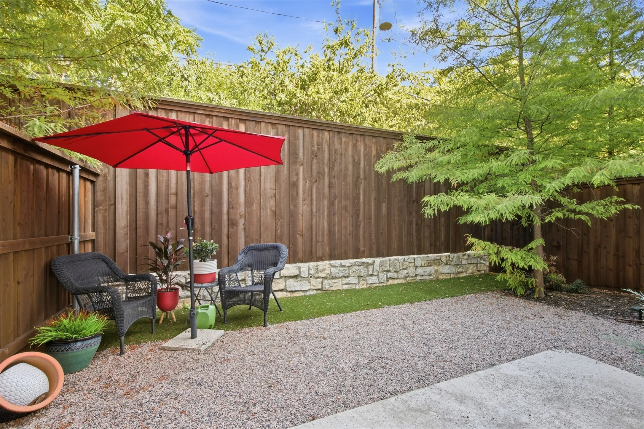 Townhouse For Sale in Dallas County , 2309 Rook Drive, Dallas, Texas 75211, 3 Bedroom, 3 Bathroom, 2 Garage spaces, 2,230 Sqft, built in 2021, mls#21405740, Real Estate Agent in Dallas, Homes For Sale in Dallas county, Homes For Sale in Dallas, Realtor in Dallas Texas, Real Estate Brokerage Independent Realty Texas, Luminita Cordes Realtor