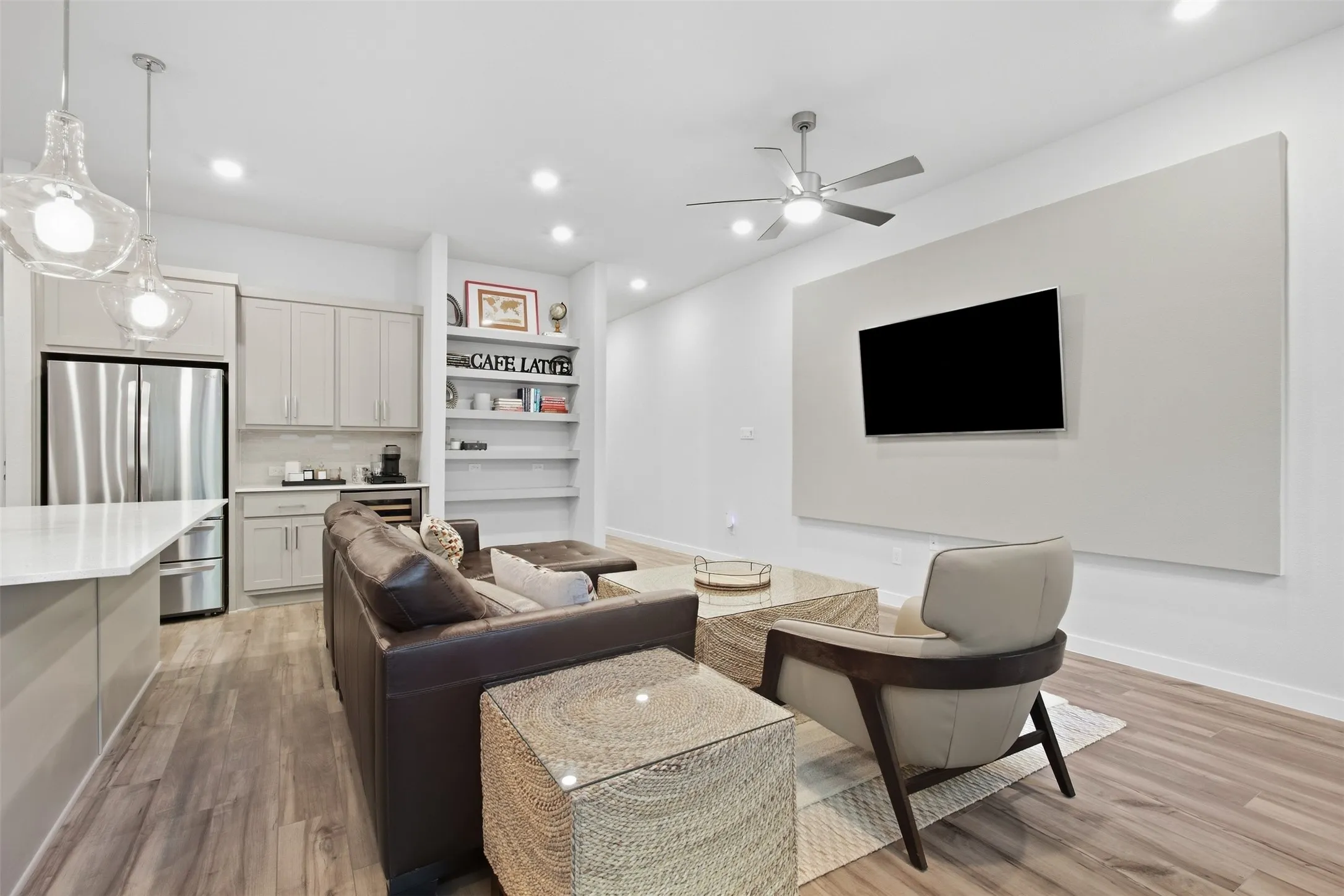 Townhouse For Sale in Dallas County , 2309 Rook Drive, Dallas, Texas 75211, 3 Bedroom, 3 Bathroom, 2 Garage spaces, 2,230 Sqft, built in 2021, mls#21405740, Real Estate Agent in Dallas, Homes For Sale in Dallas county, Homes For Sale in Dallas, Realtor in Dallas Texas, Real Estate Brokerage Independent Realty Texas, Luminita Cordes Realtor
