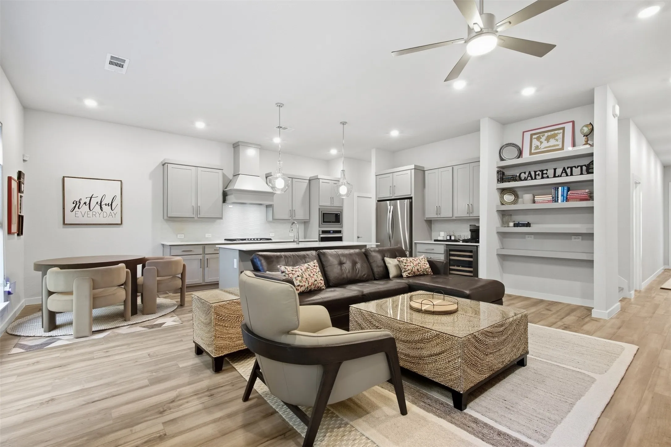 Townhouse For Sale in Dallas County , 2309 Rook Drive, Dallas, Texas 75211, 3 Bedroom, 3 Bathroom, 2 Garage spaces, 2,230 Sqft, built in 2021, mls#21405740, Real Estate Agent in Dallas, Homes For Sale in Dallas county, Homes For Sale in Dallas, Realtor in Dallas Texas, Real Estate Brokerage Independent Realty Texas, Luminita Cordes Realtor