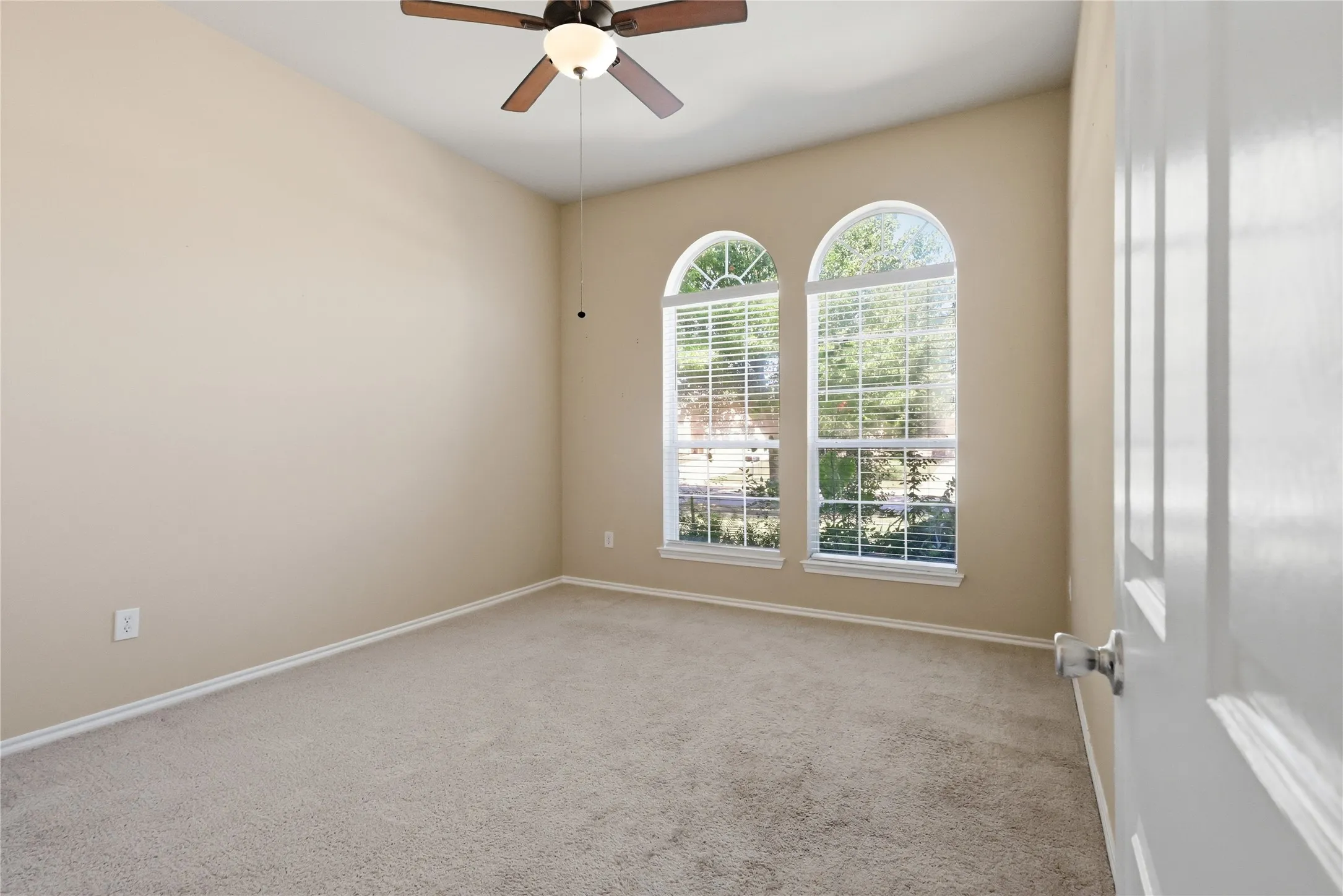 Single Family Residence For Sale in Collin County , 1273 Stone Lane, Celina, Texas 75009, 3 Bedroom, 2 Bathroom, 2 Garage spaces, 2,008 Sqft, built in 2004, mls#21405788, Real Estate Agent in Celina, Homes For Sale in Collin county, Homes For Sale in Celina, Realtor in Celina Texas, Real Estate Brokerage Independent Realty Texas, Luminita Cordes Realtor
