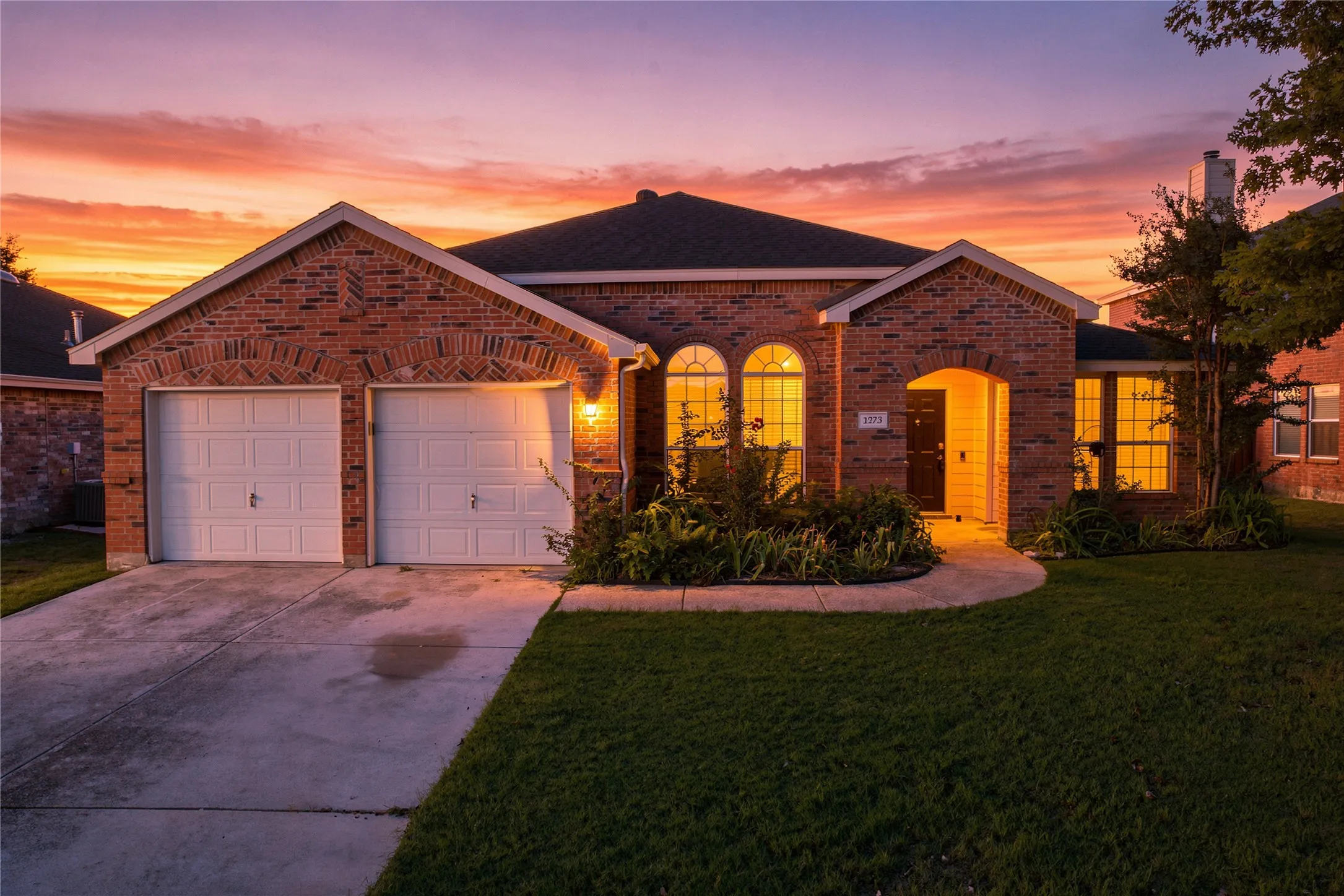 Single Family Residence For Sale in Collin County , 1273 Stone Lane, Celina, Texas 75009, 3 Bedroom, 2 Bathroom, 2 Garage spaces, 2,008 Sqft, built in 2004, mls#21405788, Real Estate Agent in Celina, Homes For Sale in Collin county, Homes For Sale in Celina, Realtor in Celina Texas, Real Estate Brokerage Independent Realty Texas, Luminita Cordes Realtor
