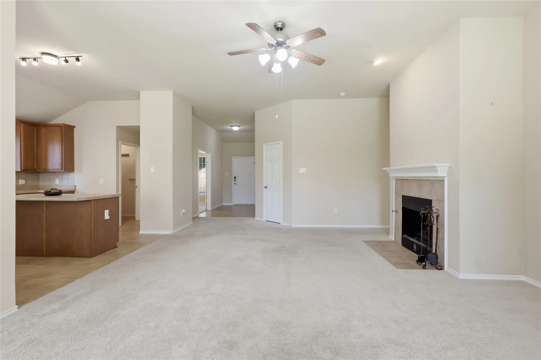 Single Family Residence For Sale in Collin County , 1273 Stone Lane, Celina, Texas 75009, 3 Bedroom, 2 Bathroom, 2 Garage spaces, 2,008 Sqft, built in 2004, mls#21405788, Real Estate Agent in Celina, Homes For Sale in Collin county, Homes For Sale in Celina, Realtor in Celina Texas, Real Estate Brokerage Independent Realty Texas, Luminita Cordes Realtor