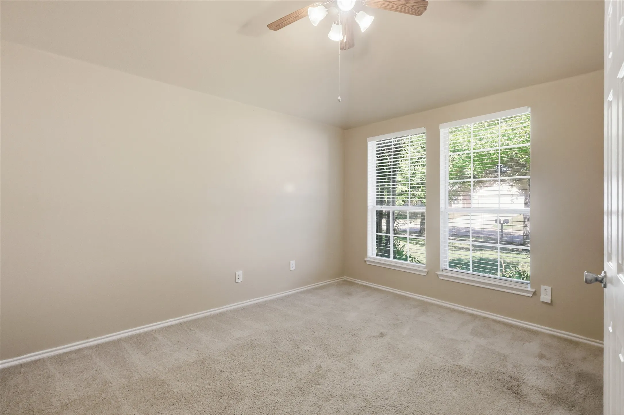 Single Family Residence For Sale in Collin County , 1273 Stone Lane, Celina, Texas 75009, 3 Bedroom, 2 Bathroom, 2 Garage spaces, 2,008 Sqft, built in 2004, mls#21405788, Real Estate Agent in Celina, Homes For Sale in Collin county, Homes For Sale in Celina, Realtor in Celina Texas, Real Estate Brokerage Independent Realty Texas, Luminita Cordes Realtor