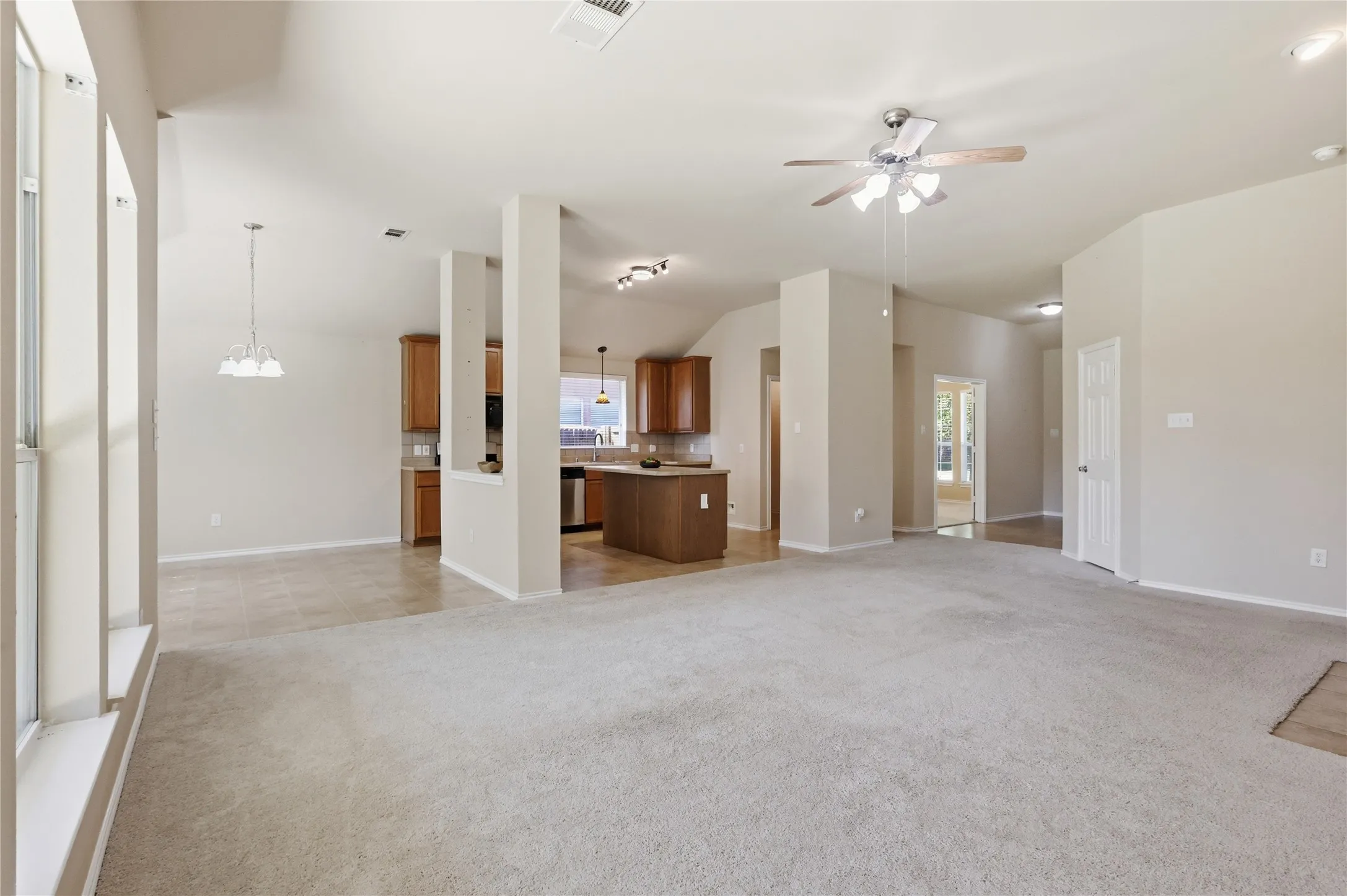 Single Family Residence For Sale in Collin County , 1273 Stone Lane, Celina, Texas 75009, 3 Bedroom, 2 Bathroom, 2 Garage spaces, 2,008 Sqft, built in 2004, mls#21405788, Real Estate Agent in Celina, Homes For Sale in Collin county, Homes For Sale in Celina, Realtor in Celina Texas, Real Estate Brokerage Independent Realty Texas, Luminita Cordes Realtor