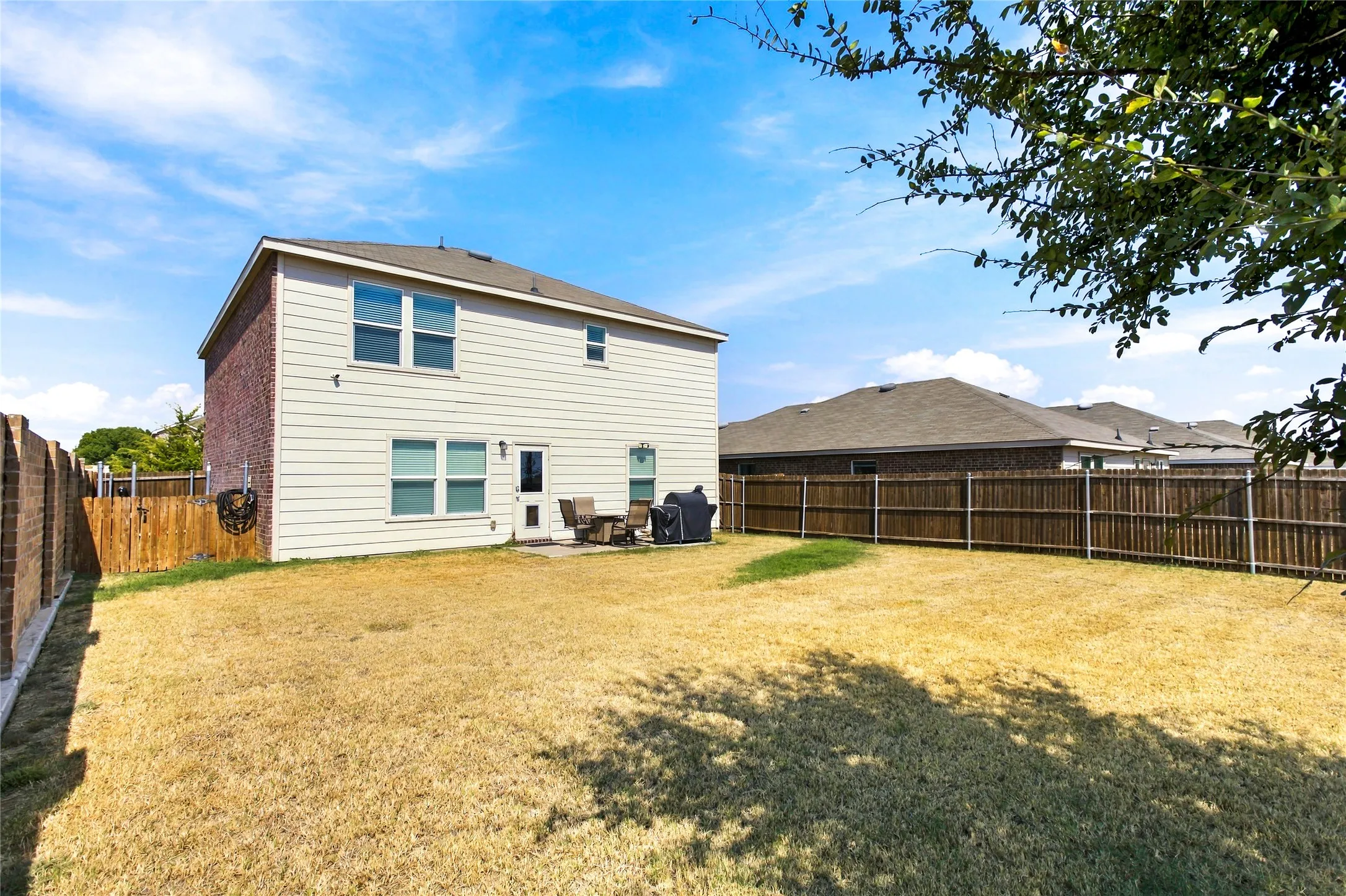Single Family Residence For Rent in Tarrant County , 4749 Greenham Lane, Fort Worth, Texas 76036, 4 Bedroom, 3 Bathroom, 2 Garage spaces, 2,154 Sqft, built in 2021, mls#21403203, Real Estate Agent in Fort Worth, Homes For Rent in Tarrant county, Homes For Rent in Fort Worth, Realtor in Fort Worth Texas, Real Estate Brokerage Independent Realty Texas, Luminita Cordes Realtor