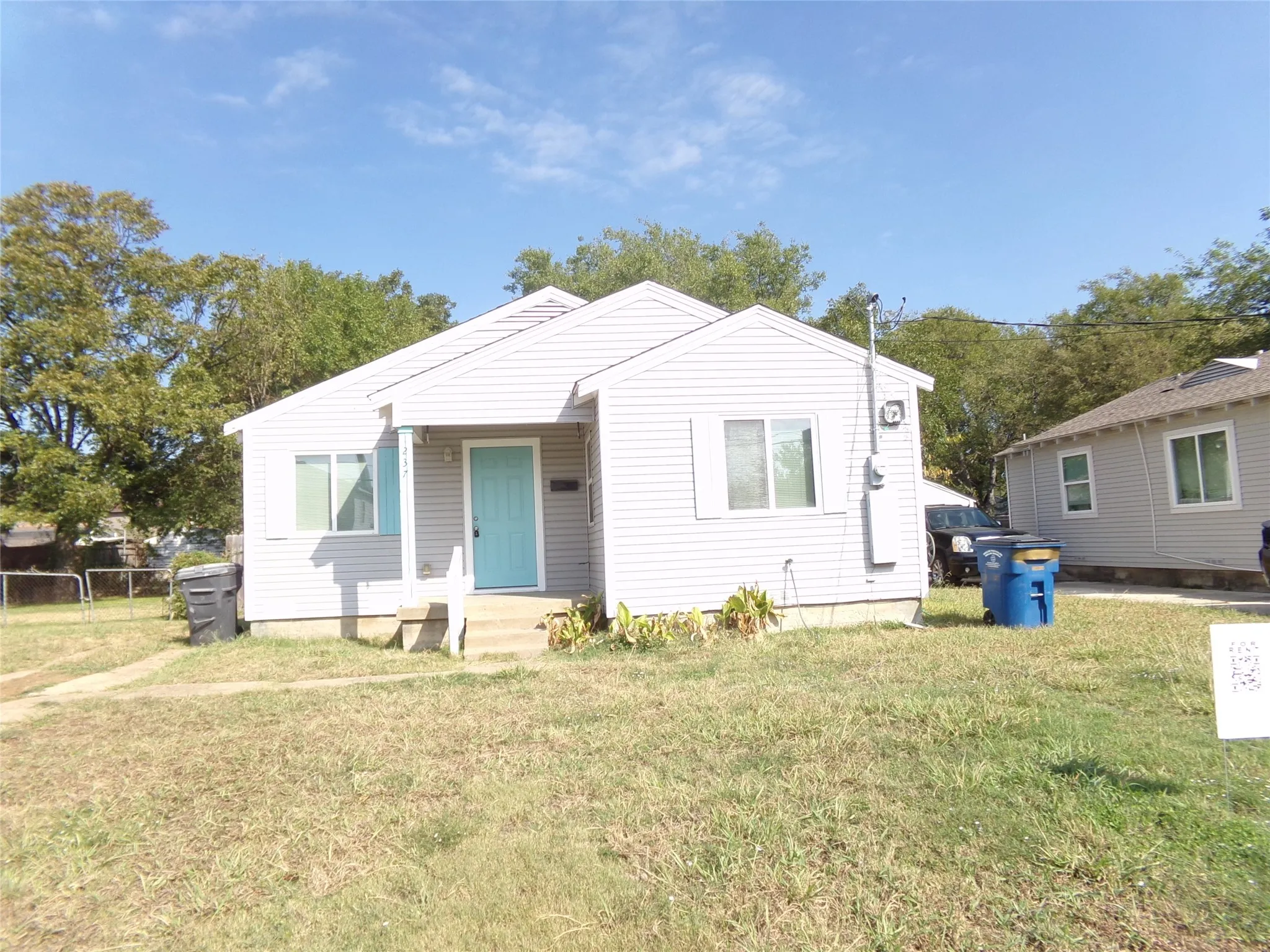 Single Family Residence For Rent in Dallas County , 1237 Sleepy Hollow Drive, Dallas, Texas 75235, 2 Bedroom, 1 Bathroom, Garage spaces, 800 Sqft, built in 1953, mls#21405790, Real Estate Agent in Dallas, Homes For Rent in Dallas county, Homes For Rent in Dallas, Realtor in Dallas Texas, Real Estate Brokerage Independent Realty Texas, Luminita Cordes Realtor
