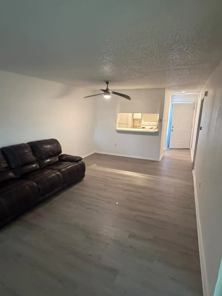 Condominium For Rent in Dallas County , 6050 Melody Lane 227, Dallas, Texas 75231, 1 Bedroom, 1 Bathroom, Garage spaces, 623 Sqft, built in 1979, mls#21405794, Real Estate Agent in Dallas, Homes For Rent in Dallas county, Homes For Rent in Dallas, Realtor in Dallas Texas, Real Estate Brokerage Independent Realty Texas, Luminita Cordes Realtor