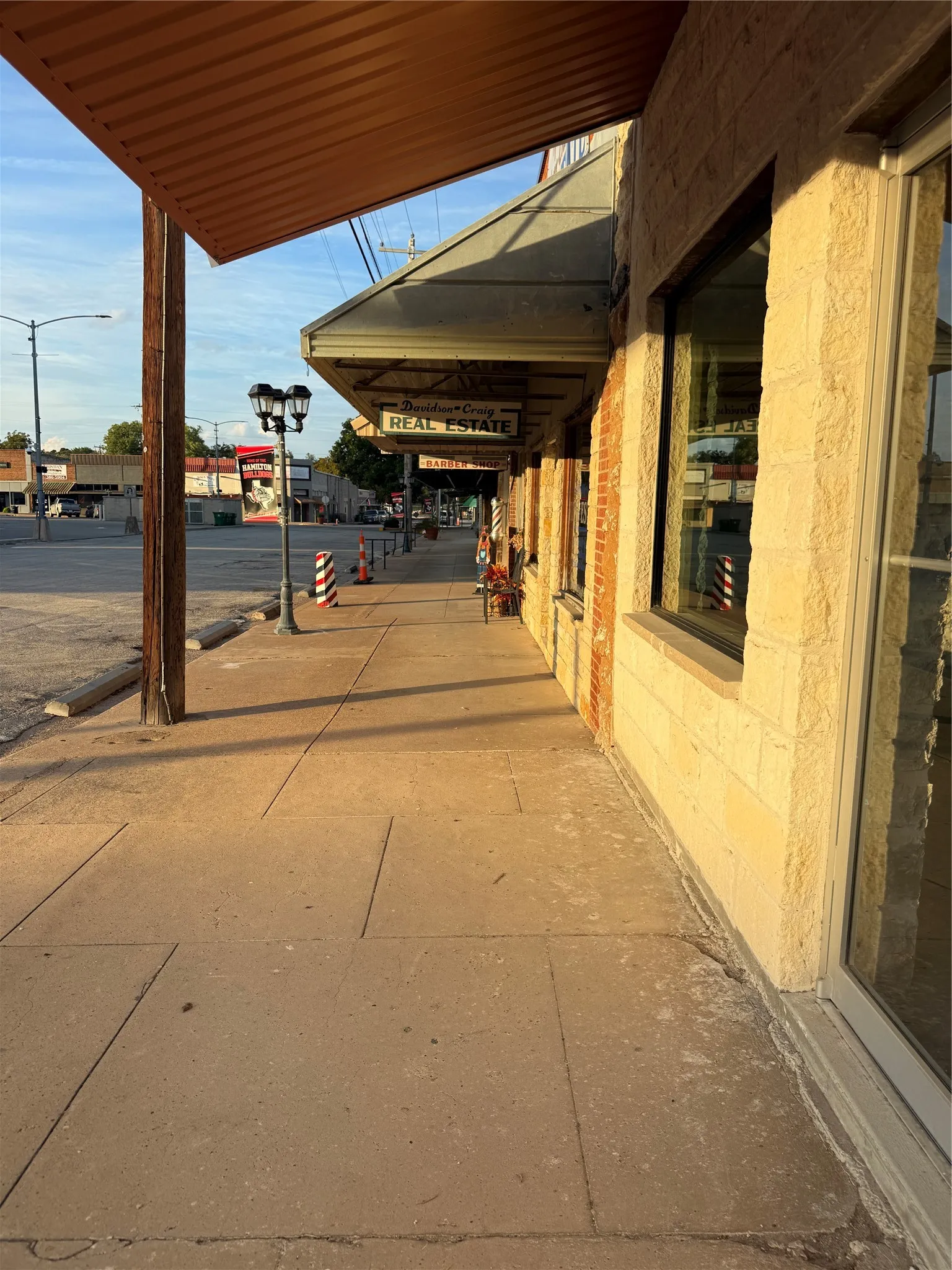 Office For Sale in Hamilton County , 102 N Bell, Hamilton, Texas 76531, 0, 0, Garage spaces, 1,624 Sqft, built in 1900, mls#21404141, Real Estate Agent in Hamilton, Homes For Sale in Hamilton county, Homes For Sale in Hamilton, Realtor in Hamilton Texas, Real Estate Brokerage Independent Realty Texas, Luminita Cordes Realtor