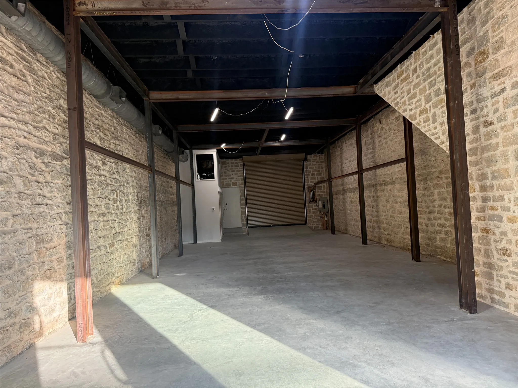 Office For Sale in Hamilton County , 102 N Bell, Hamilton, Texas 76531, 0, 0, Garage spaces, 1,624 Sqft, built in 1900, mls#21404141, Real Estate Agent in Hamilton, Homes For Sale in Hamilton county, Homes For Sale in Hamilton, Realtor in Hamilton Texas, Real Estate Brokerage Independent Realty Texas, Luminita Cordes Realtor