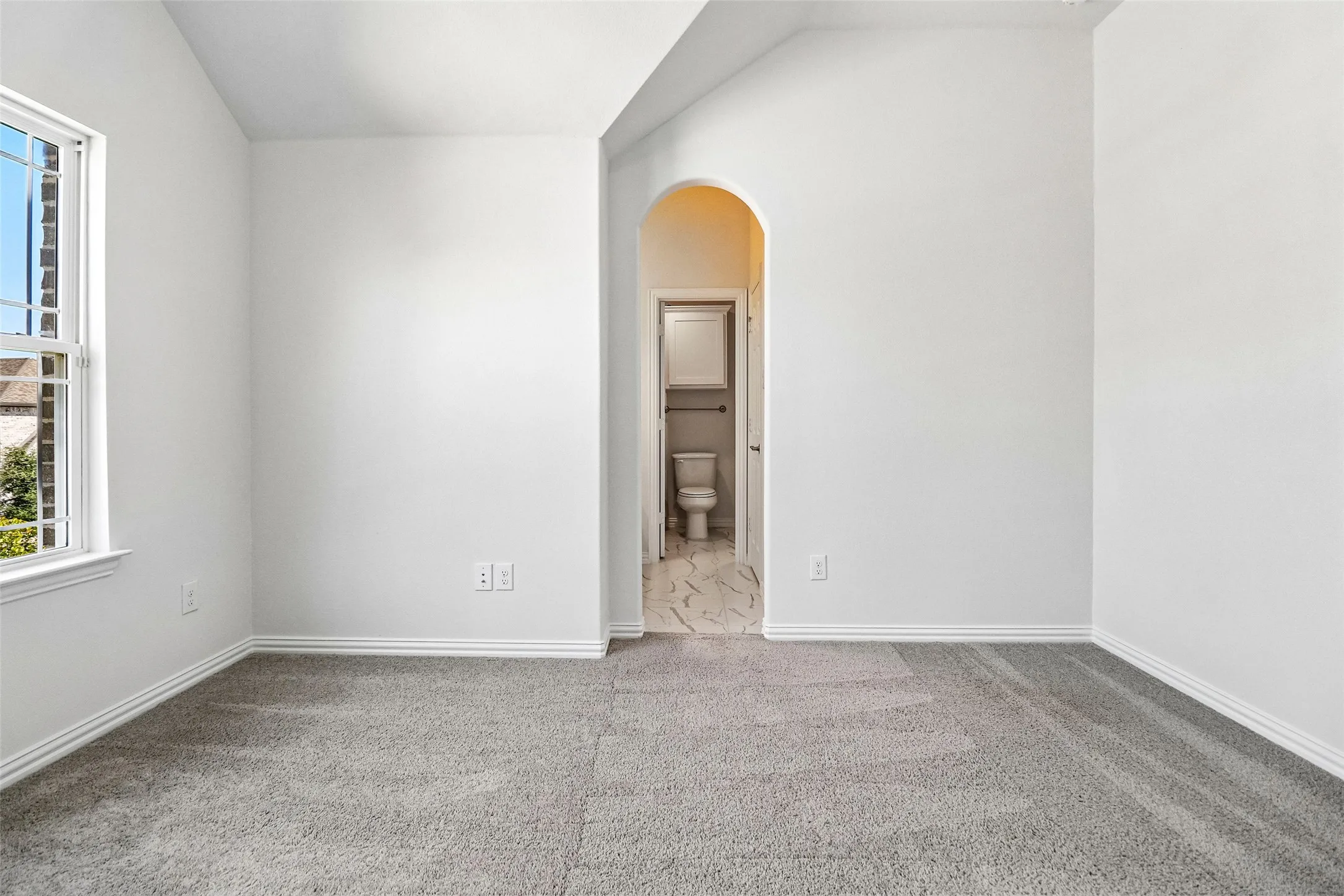 Single Family Residence For Sale in Collin County , 825 Violet Way, Celina, Texas 75009, 6 Bedroom, 4 Bathroom, 2 Garage spaces, 3,888 Sqft, built in 2021, mls#21395104, Real Estate Agent in Celina, Homes For Sale in Collin county, Homes For Sale in Celina, Realtor in Celina Texas, Real Estate Brokerage Independent Realty Texas, Luminita Cordes Realtor