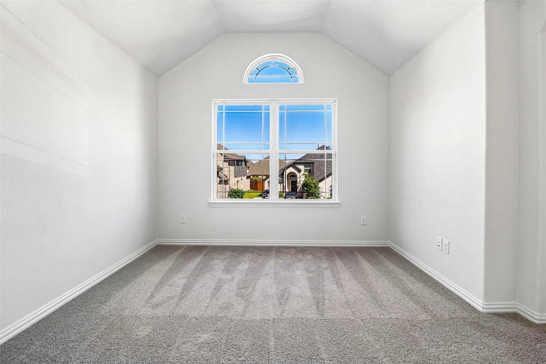 Single Family Residence For Sale in Collin County , 825 Violet Way, Celina, Texas 75009, 6 Bedroom, 4 Bathroom, 2 Garage spaces, 3,888 Sqft, built in 2021, mls#21395104, Real Estate Agent in Celina, Homes For Sale in Collin county, Homes For Sale in Celina, Realtor in Celina Texas, Real Estate Brokerage Independent Realty Texas, Luminita Cordes Realtor