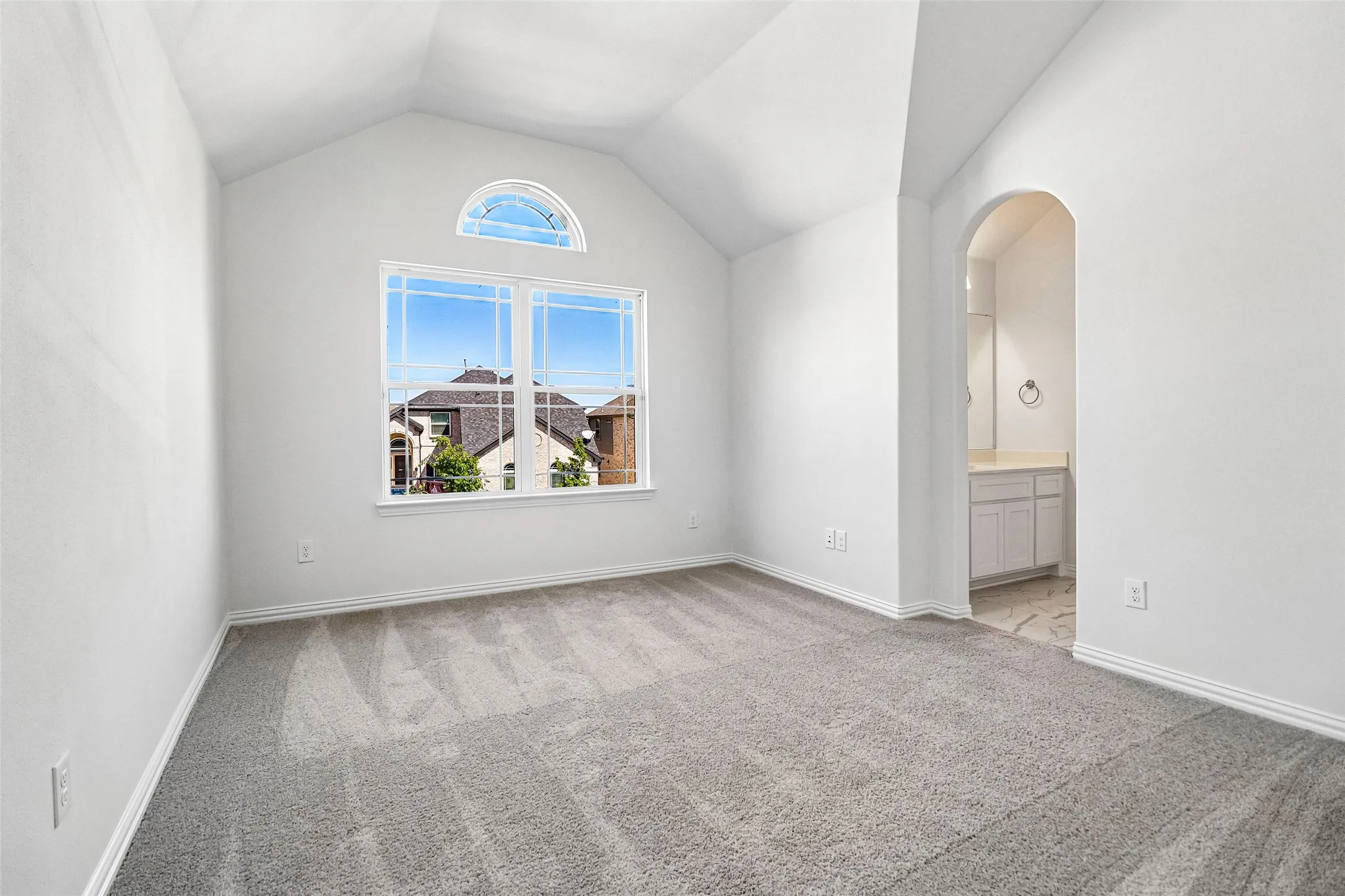 Single Family Residence For Sale in Collin County , 825 Violet Way, Celina, Texas 75009, 6 Bedroom, 4 Bathroom, 2 Garage spaces, 3,888 Sqft, built in 2021, mls#21395104, Real Estate Agent in Celina, Homes For Sale in Collin county, Homes For Sale in Celina, Realtor in Celina Texas, Real Estate Brokerage Independent Realty Texas, Luminita Cordes Realtor
