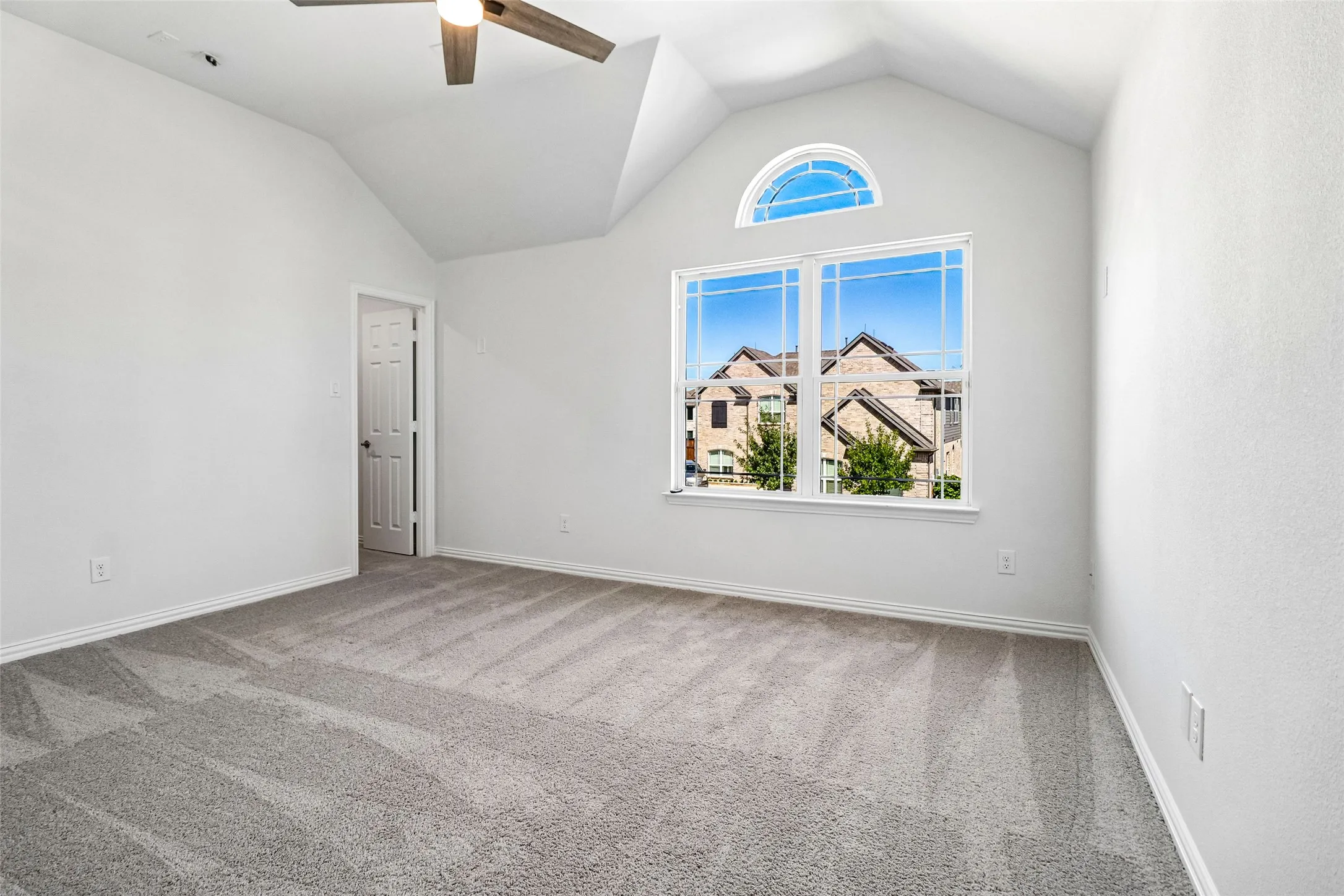 Single Family Residence For Sale in Collin County , 825 Violet Way, Celina, Texas 75009, 6 Bedroom, 4 Bathroom, 2 Garage spaces, 3,888 Sqft, built in 2021, mls#21395104, Real Estate Agent in Celina, Homes For Sale in Collin county, Homes For Sale in Celina, Realtor in Celina Texas, Real Estate Brokerage Independent Realty Texas, Luminita Cordes Realtor