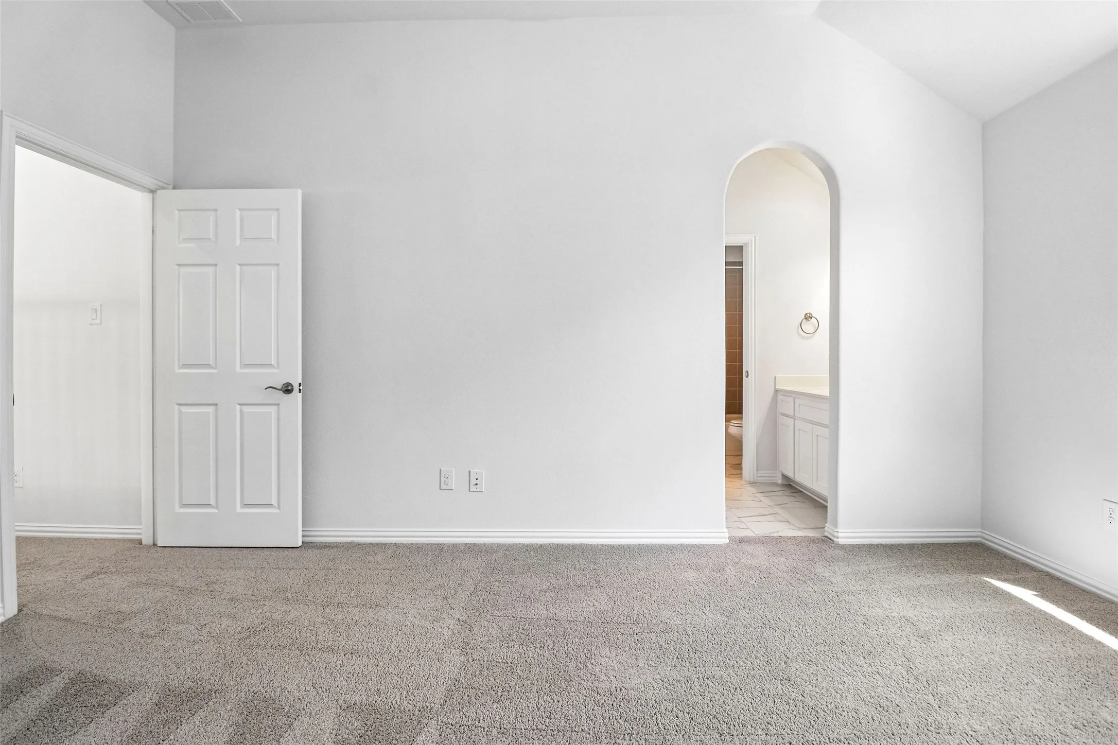 Single Family Residence For Sale in Collin County , 825 Violet Way, Celina, Texas 75009, 6 Bedroom, 4 Bathroom, 2 Garage spaces, 3,888 Sqft, built in 2021, mls#21395104, Real Estate Agent in Celina, Homes For Sale in Collin county, Homes For Sale in Celina, Realtor in Celina Texas, Real Estate Brokerage Independent Realty Texas, Luminita Cordes Realtor