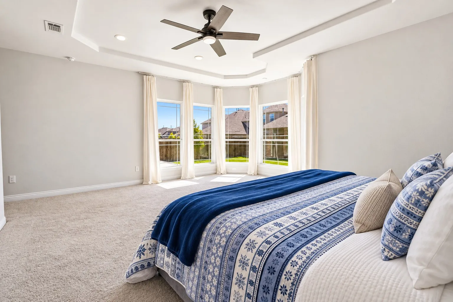 Single Family Residence For Sale in Collin County , 825 Violet Way, Celina, Texas 75009, 6 Bedroom, 4 Bathroom, 2 Garage spaces, 3,888 Sqft, built in 2021, mls#21395104, Real Estate Agent in Celina, Homes For Sale in Collin county, Homes For Sale in Celina, Realtor in Celina Texas, Real Estate Brokerage Independent Realty Texas, Luminita Cordes Realtor