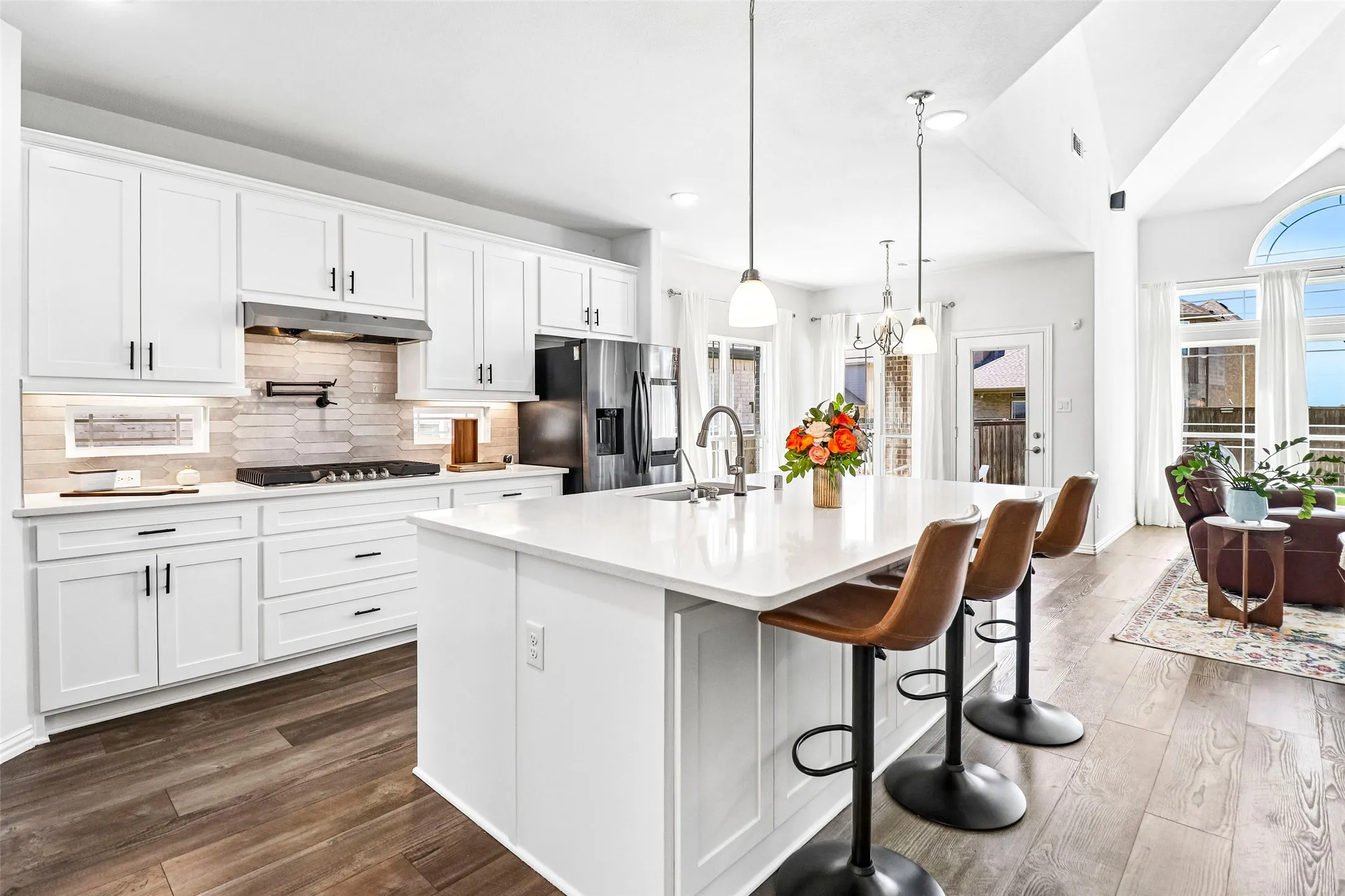 Single Family Residence For Sale in Collin County , 825 Violet Way, Celina, Texas 75009, 6 Bedroom, 4 Bathroom, 2 Garage spaces, 3,888 Sqft, built in 2021, mls#21395104, Real Estate Agent in Celina, Homes For Sale in Collin county, Homes For Sale in Celina, Realtor in Celina Texas, Real Estate Brokerage Independent Realty Texas, Luminita Cordes Realtor