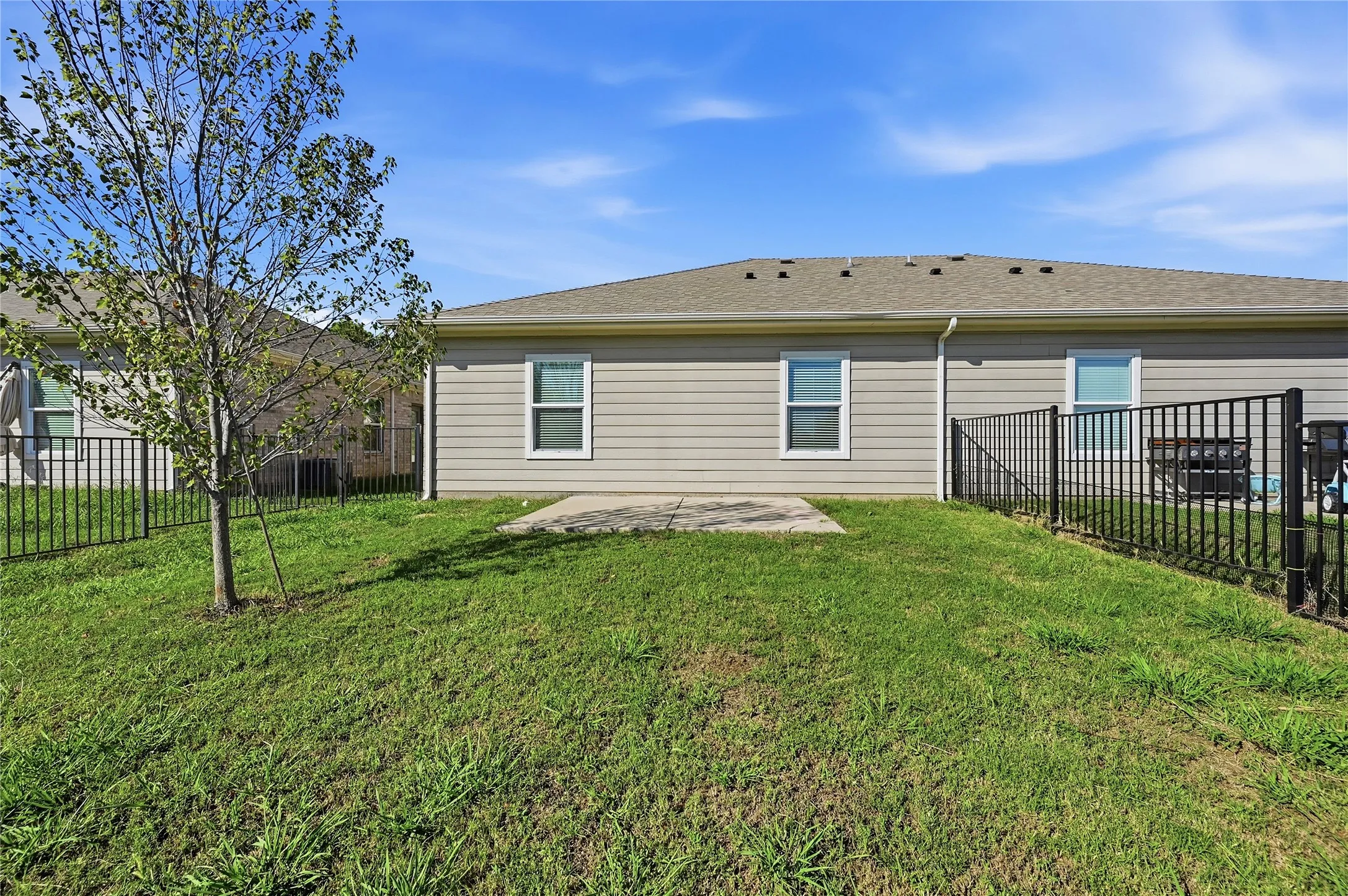 Duplex For Rent in Grayson County , 2333 N Hickory Street, Sherman, Texas 75092, 3 Bedroom, 2 Bathroom, 1 Garage spaces, 1,100 Sqft, built in 2020, mls#21405798, Real Estate Agent in Sherman, Homes For Rent in Grayson county, Homes For Rent in Sherman, Realtor in Sherman Texas, Real Estate Brokerage Independent Realty Texas, Luminita Cordes Realtor