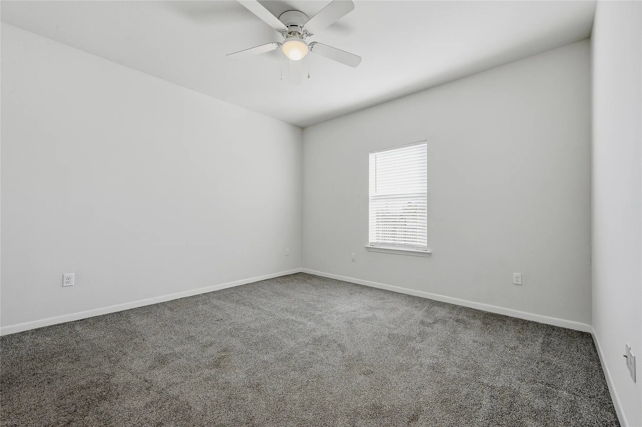 Duplex For Rent in Grayson County , 2333 N Hickory Street, Sherman, Texas 75092, 3 Bedroom, 2 Bathroom, 1 Garage spaces, 1,100 Sqft, built in 2020, mls#21405798, Real Estate Agent in Sherman, Homes For Rent in Grayson county, Homes For Rent in Sherman, Realtor in Sherman Texas, Real Estate Brokerage Independent Realty Texas, Luminita Cordes Realtor