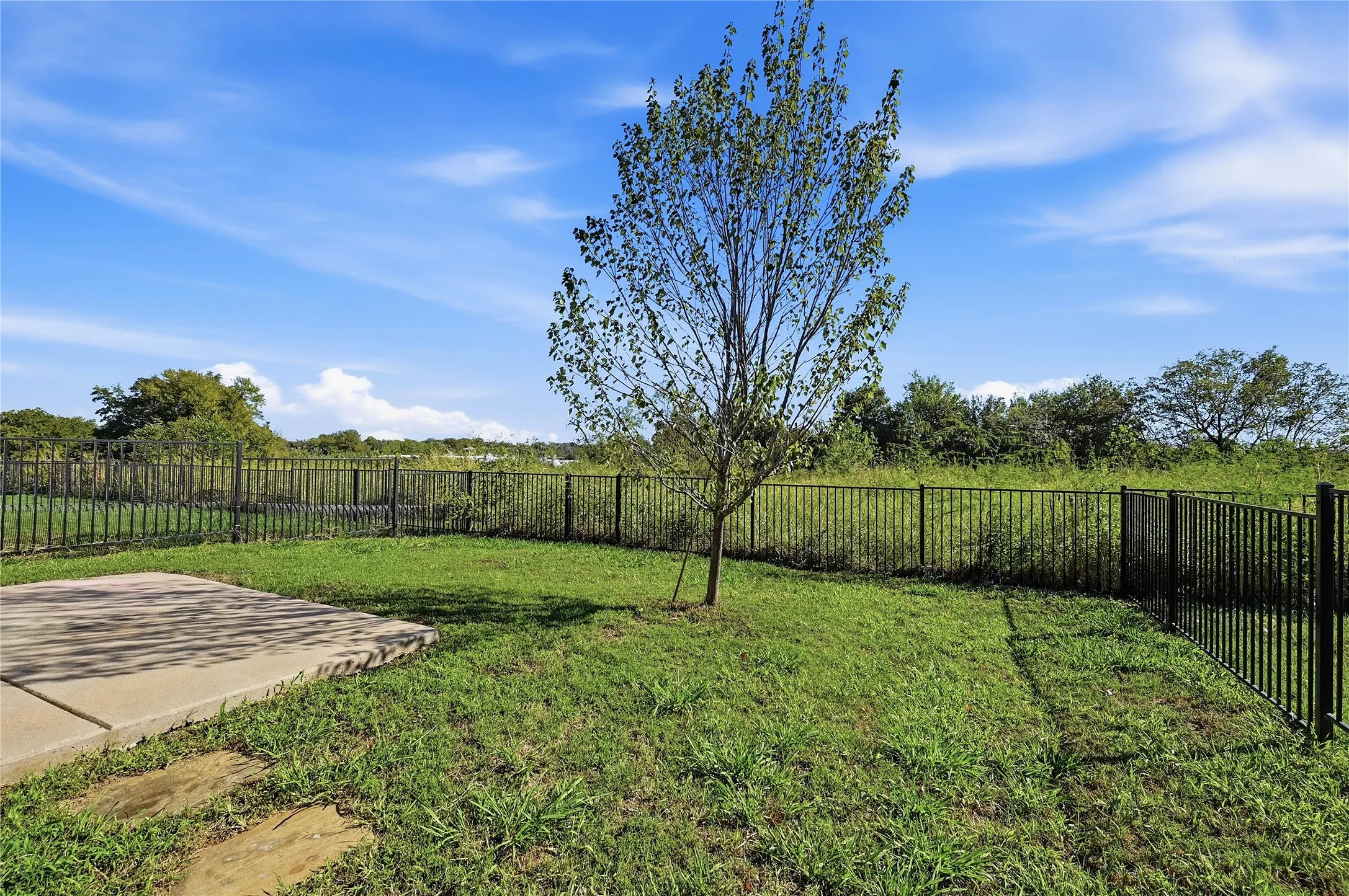 Duplex For Rent in Grayson County , 2333 N Hickory Street, Sherman, Texas 75092, 3 Bedroom, 2 Bathroom, 1 Garage spaces, 1,100 Sqft, built in 2020, mls#21405798, Real Estate Agent in Sherman, Homes For Rent in Grayson county, Homes For Rent in Sherman, Realtor in Sherman Texas, Real Estate Brokerage Independent Realty Texas, Luminita Cordes Realtor