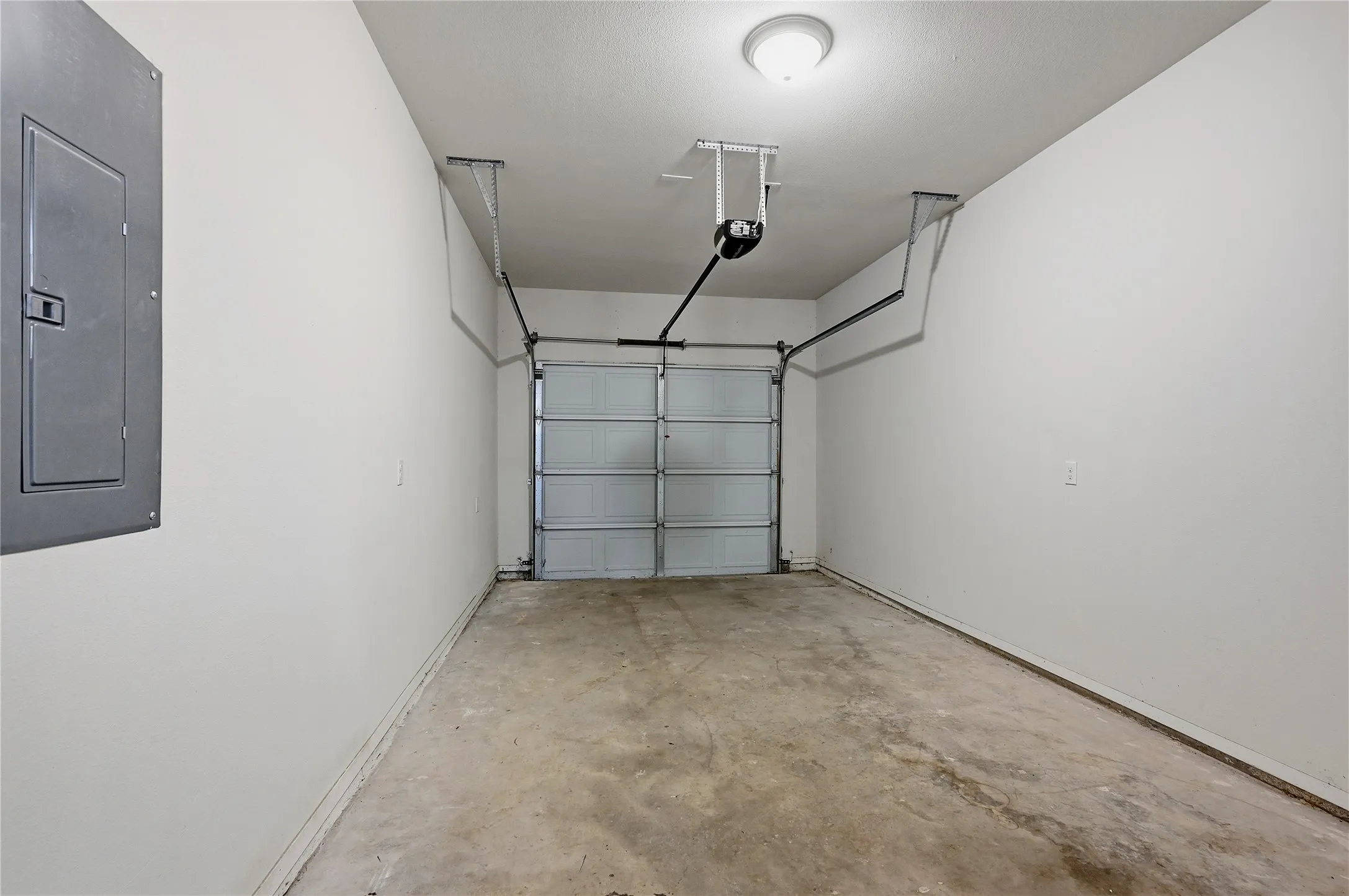 Duplex For Rent in Grayson County , 2333 N Hickory Street, Sherman, Texas 75092, 3 Bedroom, 2 Bathroom, 1 Garage spaces, 1,100 Sqft, built in 2020, mls#21405798, Real Estate Agent in Sherman, Homes For Rent in Grayson county, Homes For Rent in Sherman, Realtor in Sherman Texas, Real Estate Brokerage Independent Realty Texas, Luminita Cordes Realtor