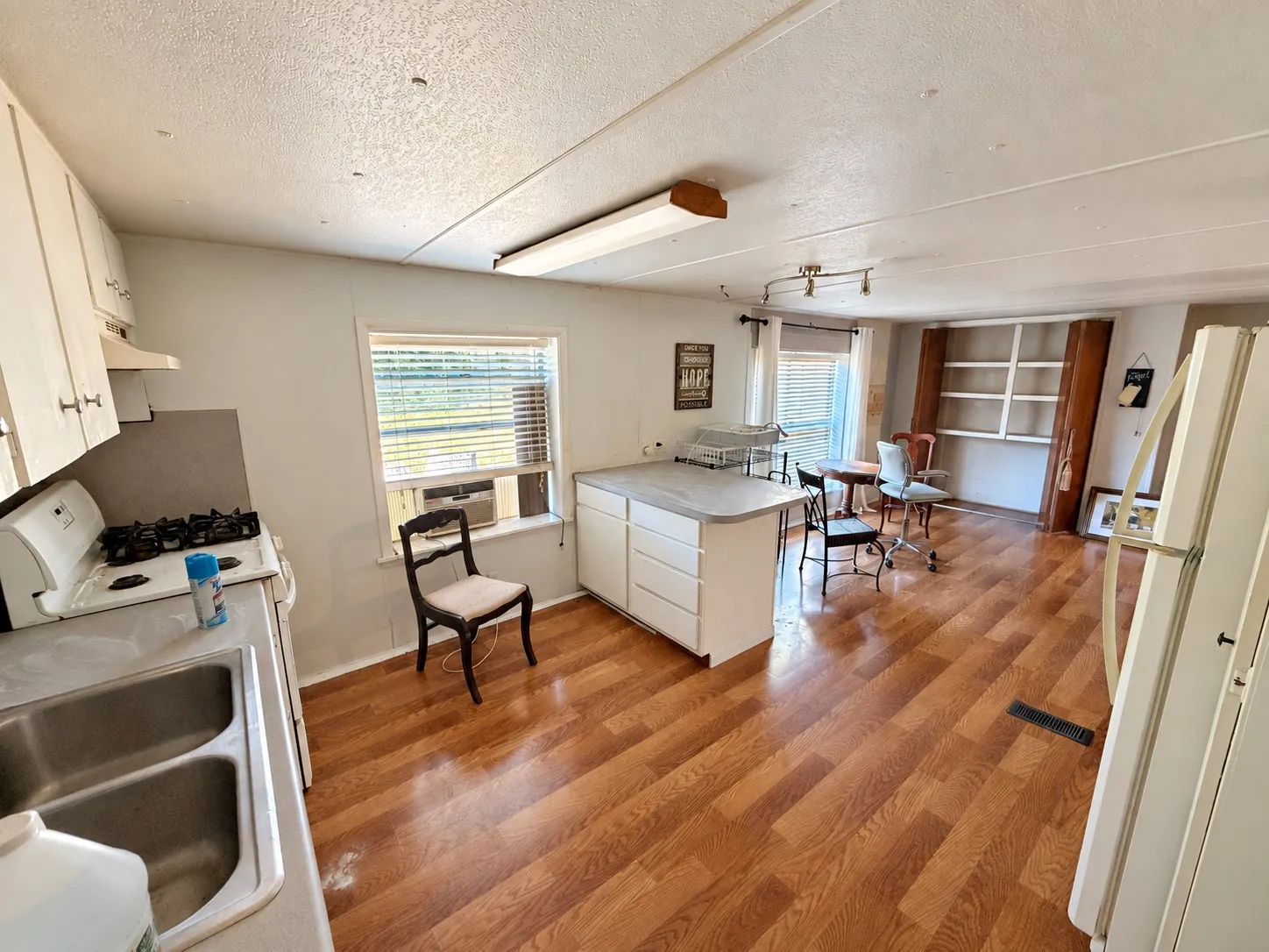 Mobile Home For Sale in Hood County , 3048 Green Meadows Road, Granbury, Texas 76049, 2 Bedroom, 2 Bathroom, Garage spaces, 1,020 Sqft, built in 1971, mls#21402336, Real Estate Agent in Granbury, Homes For Sale in Hood county, Homes For Sale in Granbury, Realtor in Granbury Texas, Real Estate Brokerage Independent Realty Texas, Luminita Cordes Realtor