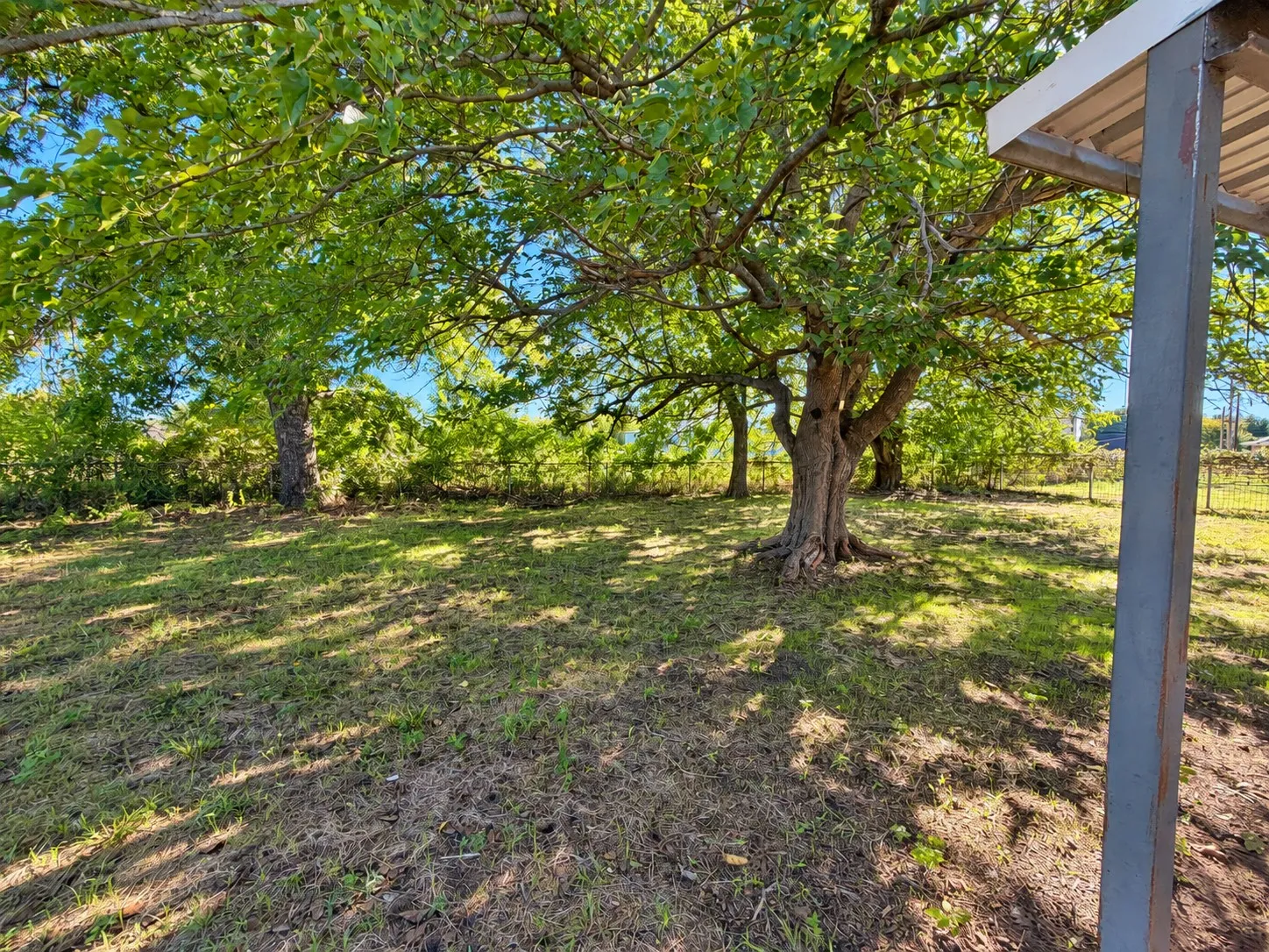 Mobile Home For Sale in Hood County , 3048 Green Meadows Road, Granbury, Texas 76049, 2 Bedroom, 2 Bathroom, Garage spaces, 1,020 Sqft, built in 1971, mls#21402336, Real Estate Agent in Granbury, Homes For Sale in Hood county, Homes For Sale in Granbury, Realtor in Granbury Texas, Real Estate Brokerage Independent Realty Texas, Luminita Cordes Realtor