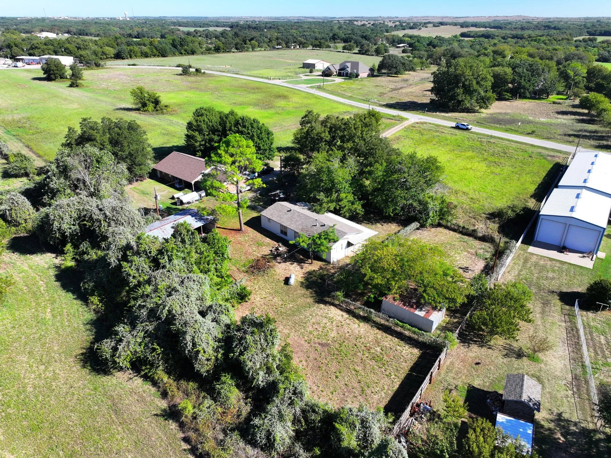 Mobile Home For Sale in Hood County , 3048 Green Meadows Road, Granbury, Texas 76049, 2 Bedroom, 2 Bathroom, Garage spaces, 1,020 Sqft, built in 1971, mls#21402336, Real Estate Agent in Granbury, Homes For Sale in Hood county, Homes For Sale in Granbury, Realtor in Granbury Texas, Real Estate Brokerage Independent Realty Texas, Luminita Cordes Realtor