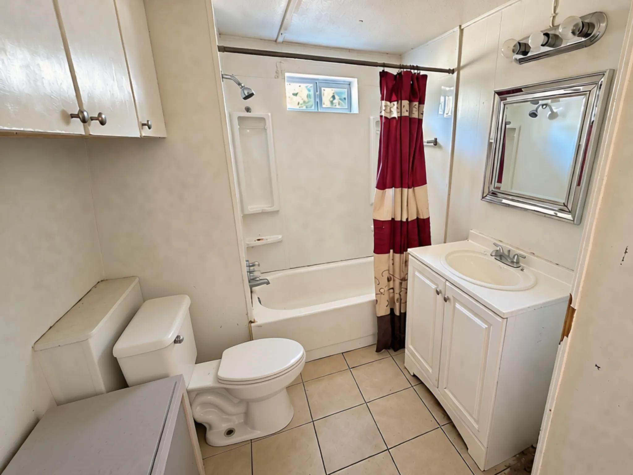 Mobile Home For Sale in Hood County , 3048 Green Meadows Road, Granbury, Texas 76049, 2 Bedroom, 2 Bathroom, Garage spaces, 1,020 Sqft, built in 1971, mls#21402336, Real Estate Agent in Granbury, Homes For Sale in Hood county, Homes For Sale in Granbury, Realtor in Granbury Texas, Real Estate Brokerage Independent Realty Texas, Luminita Cordes Realtor