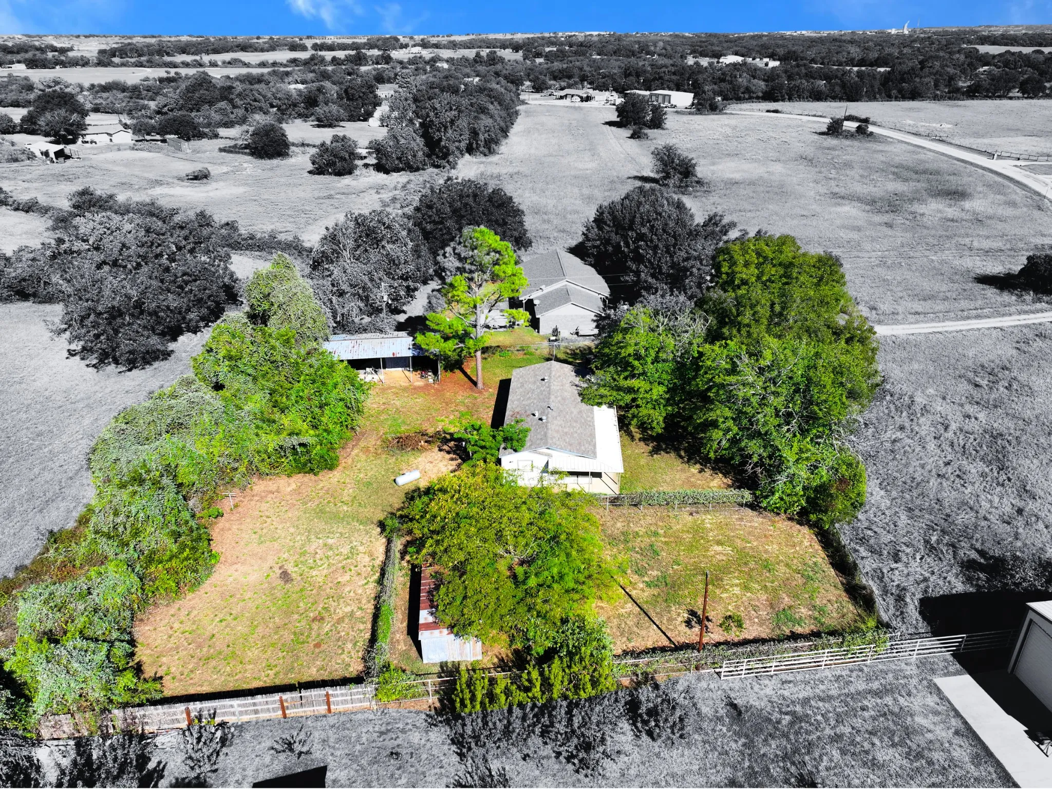 Mobile Home For Sale in Hood County , 3048 Green Meadows Road, Granbury, Texas 76049, 2 Bedroom, 2 Bathroom, Garage spaces, 1,020 Sqft, built in 1971, mls#21402336, Real Estate Agent in Granbury, Homes For Sale in Hood county, Homes For Sale in Granbury, Realtor in Granbury Texas, Real Estate Brokerage Independent Realty Texas, Luminita Cordes Realtor