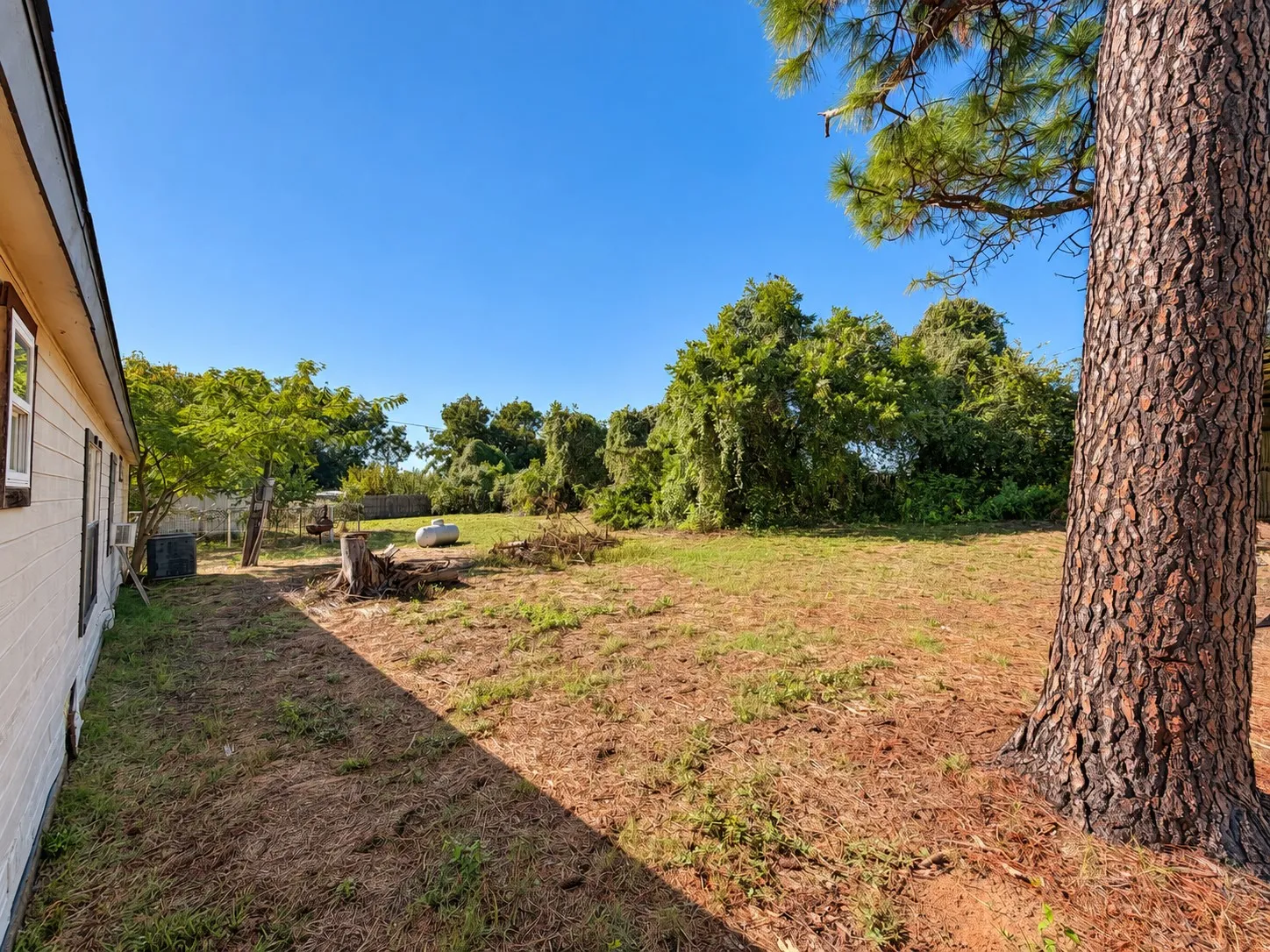 Mobile Home For Sale in Hood County , 3048 Green Meadows Road, Granbury, Texas 76049, 2 Bedroom, 2 Bathroom, Garage spaces, 1,020 Sqft, built in 1971, mls#21402336, Real Estate Agent in Granbury, Homes For Sale in Hood county, Homes For Sale in Granbury, Realtor in Granbury Texas, Real Estate Brokerage Independent Realty Texas, Luminita Cordes Realtor