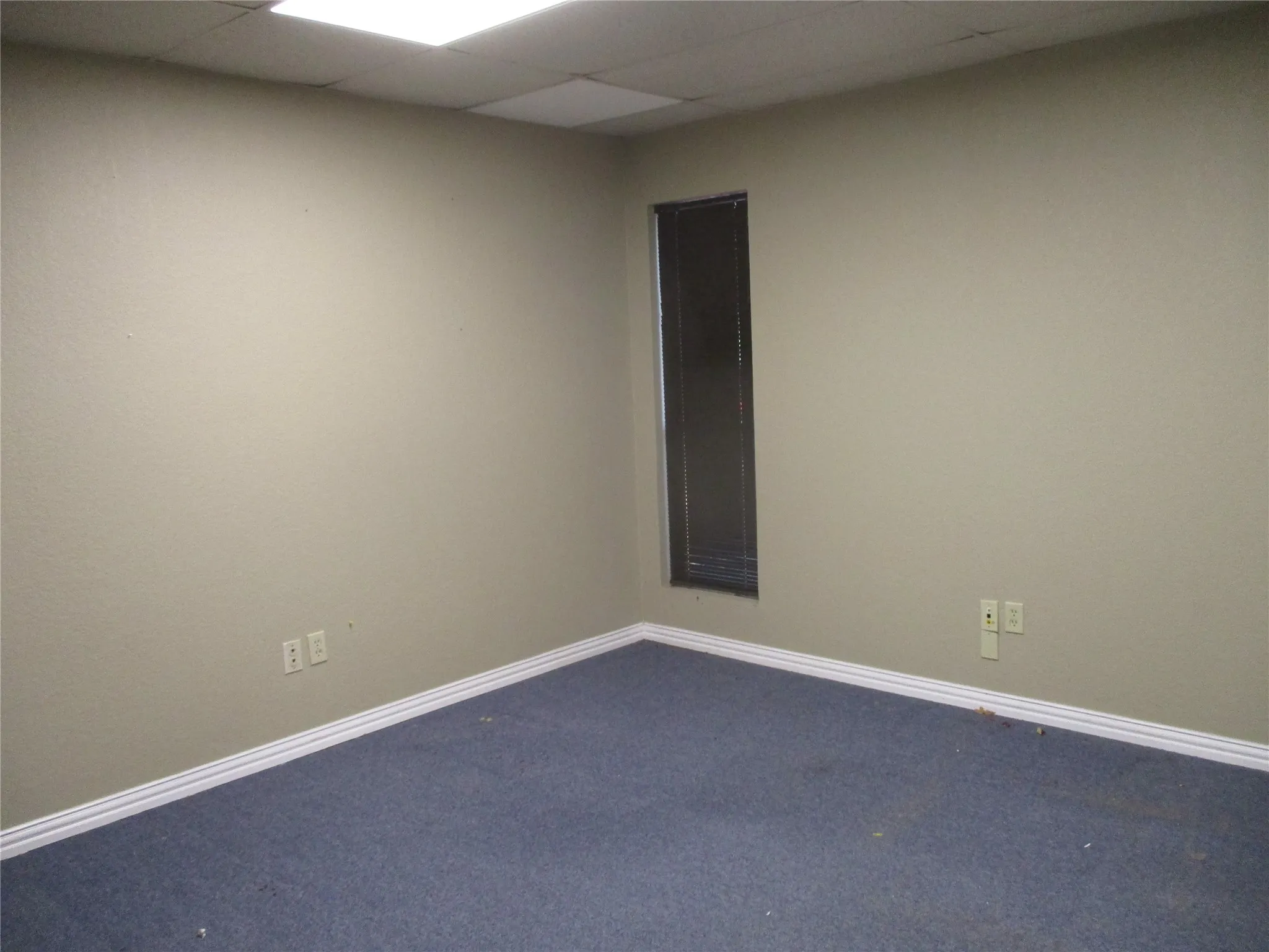 Office For Rent in Tarrant County , 2403 Cales Drive B & C, Arlington, Texas 76013, 0, 0, Garage spaces, 0 Sqft, built in 1978, mls#21405811, Real Estate Agent in Arlington, Homes For Rent in Tarrant county, Homes For Rent in Arlington, Realtor in Arlington Texas, Real Estate Brokerage Independent Realty Texas, Luminita Cordes Realtor