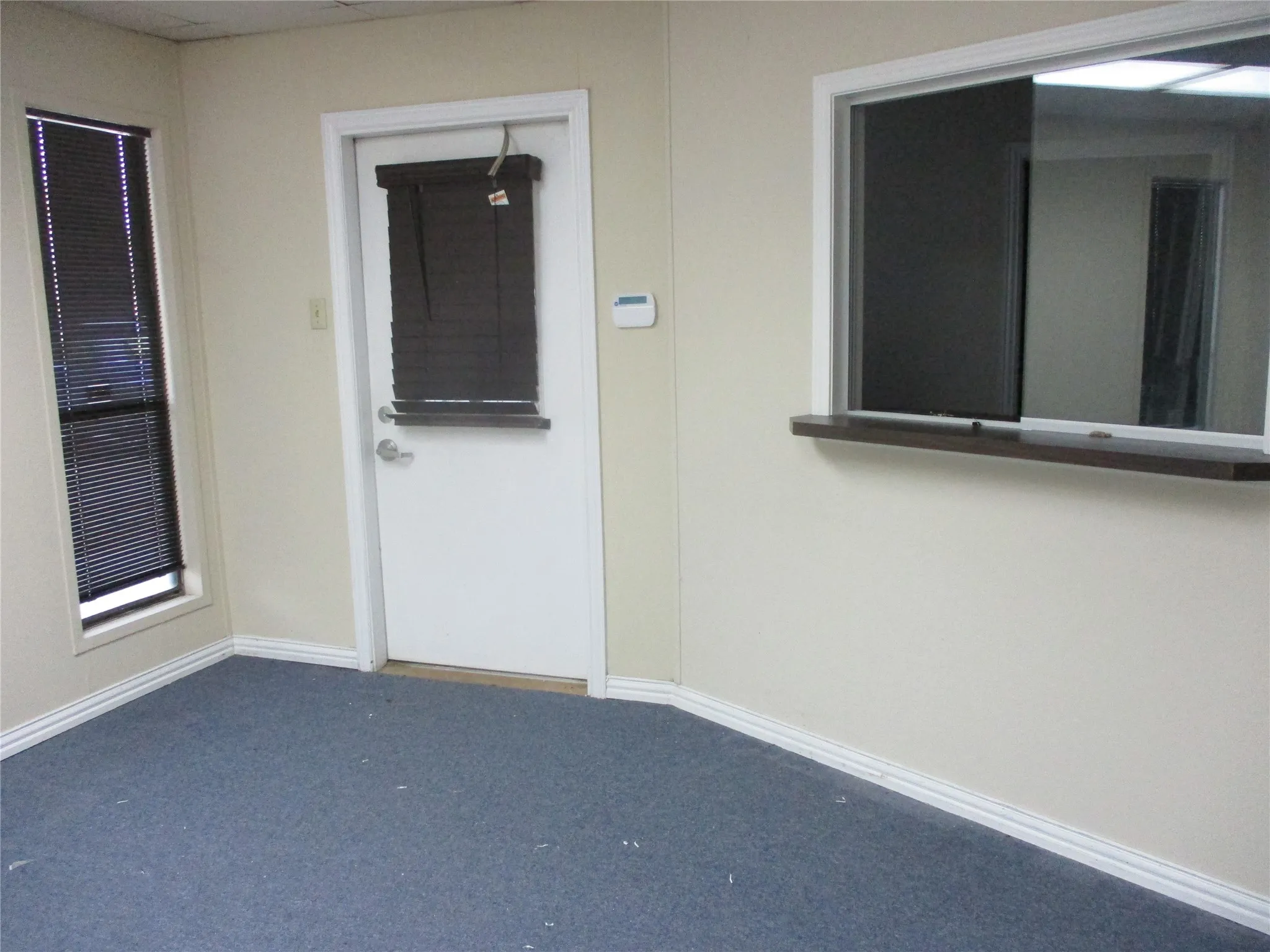 Office For Rent in Tarrant County , 2403 Cales Drive B & C, Arlington, Texas 76013, 0, 0, Garage spaces, 0 Sqft, built in 1978, mls#21405811, Real Estate Agent in Arlington, Homes For Rent in Tarrant county, Homes For Rent in Arlington, Realtor in Arlington Texas, Real Estate Brokerage Independent Realty Texas, Luminita Cordes Realtor