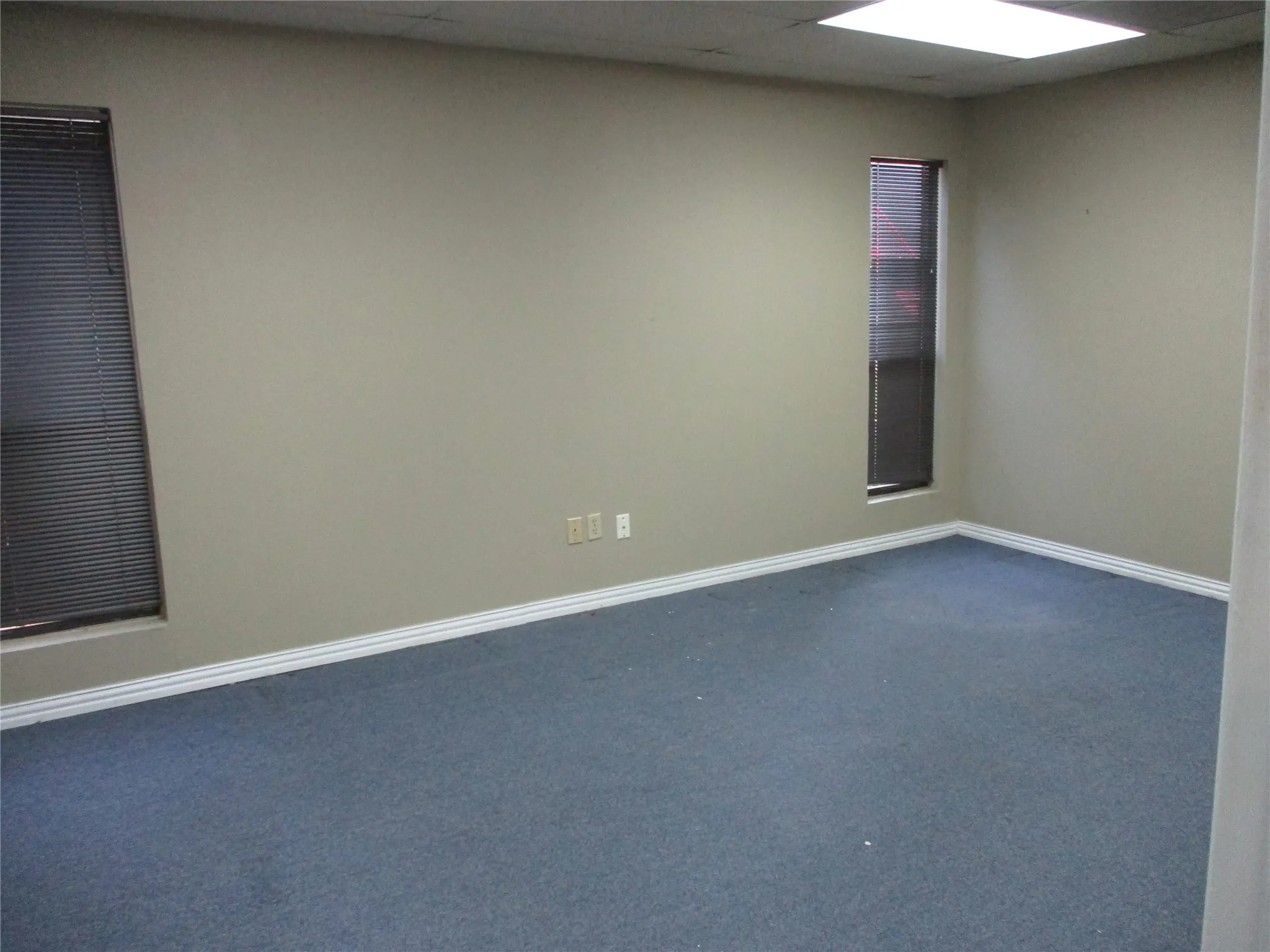 Office For Rent in Tarrant County , 2403 Cales Drive B & C, Arlington, Texas 76013, 0, 0, Garage spaces, 0 Sqft, built in 1978, mls#21405811, Real Estate Agent in Arlington, Homes For Rent in Tarrant county, Homes For Rent in Arlington, Realtor in Arlington Texas, Real Estate Brokerage Independent Realty Texas, Luminita Cordes Realtor
