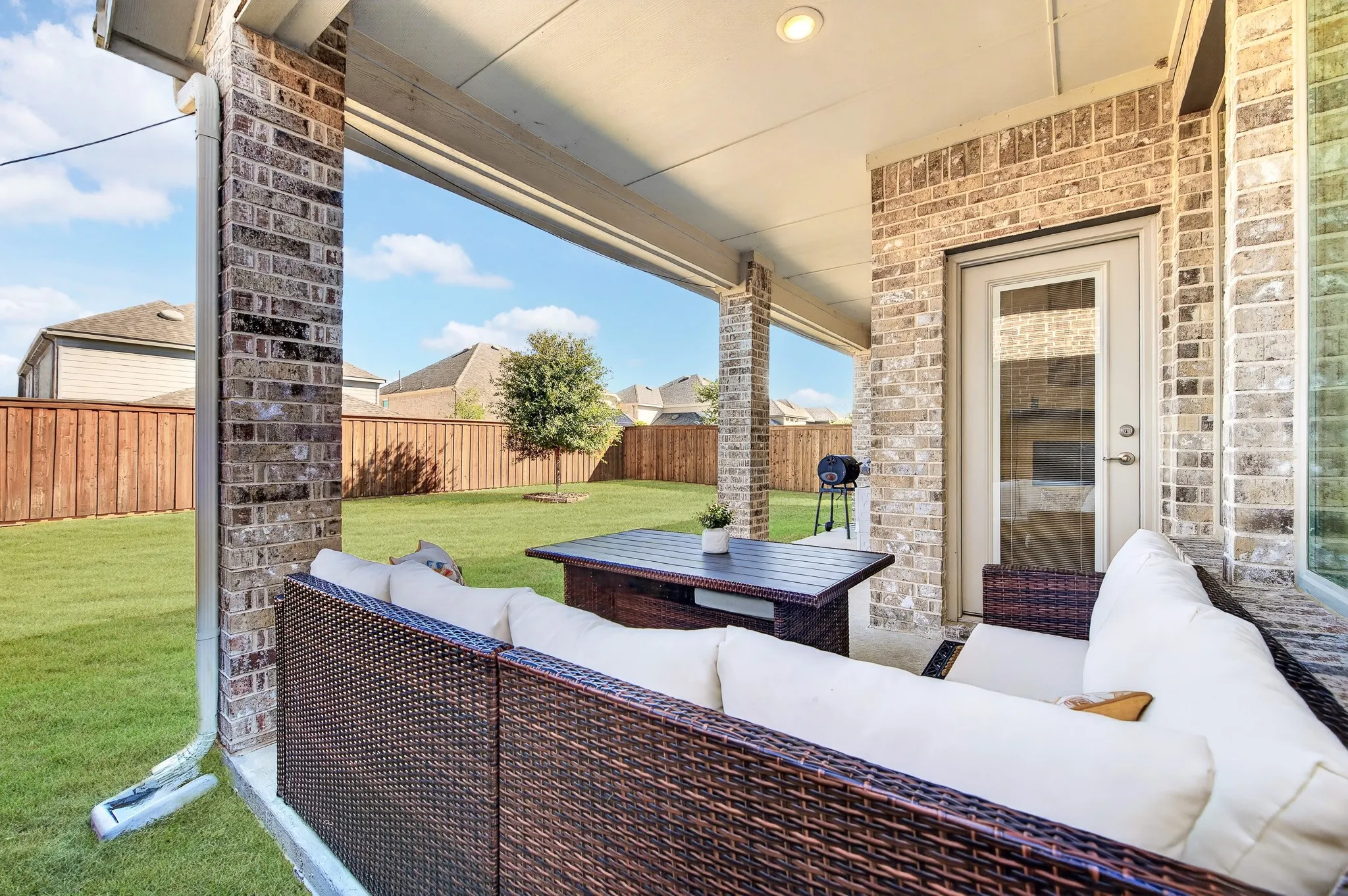 Single Family Residence For Sale in Denton County , 3829 Pearlwood Road, Little Elm, Texas 75068, 4 Bedroom, 3 Bathroom, 2 Garage spaces, 2,780 Sqft, built in 2024, mls#21404285, Real Estate Agent in Little Elm, Homes For Sale in Denton county, Homes For Sale in Little Elm, Realtor in Little Elm Texas, Real Estate Brokerage Independent Realty Texas, Luminita Cordes Realtor