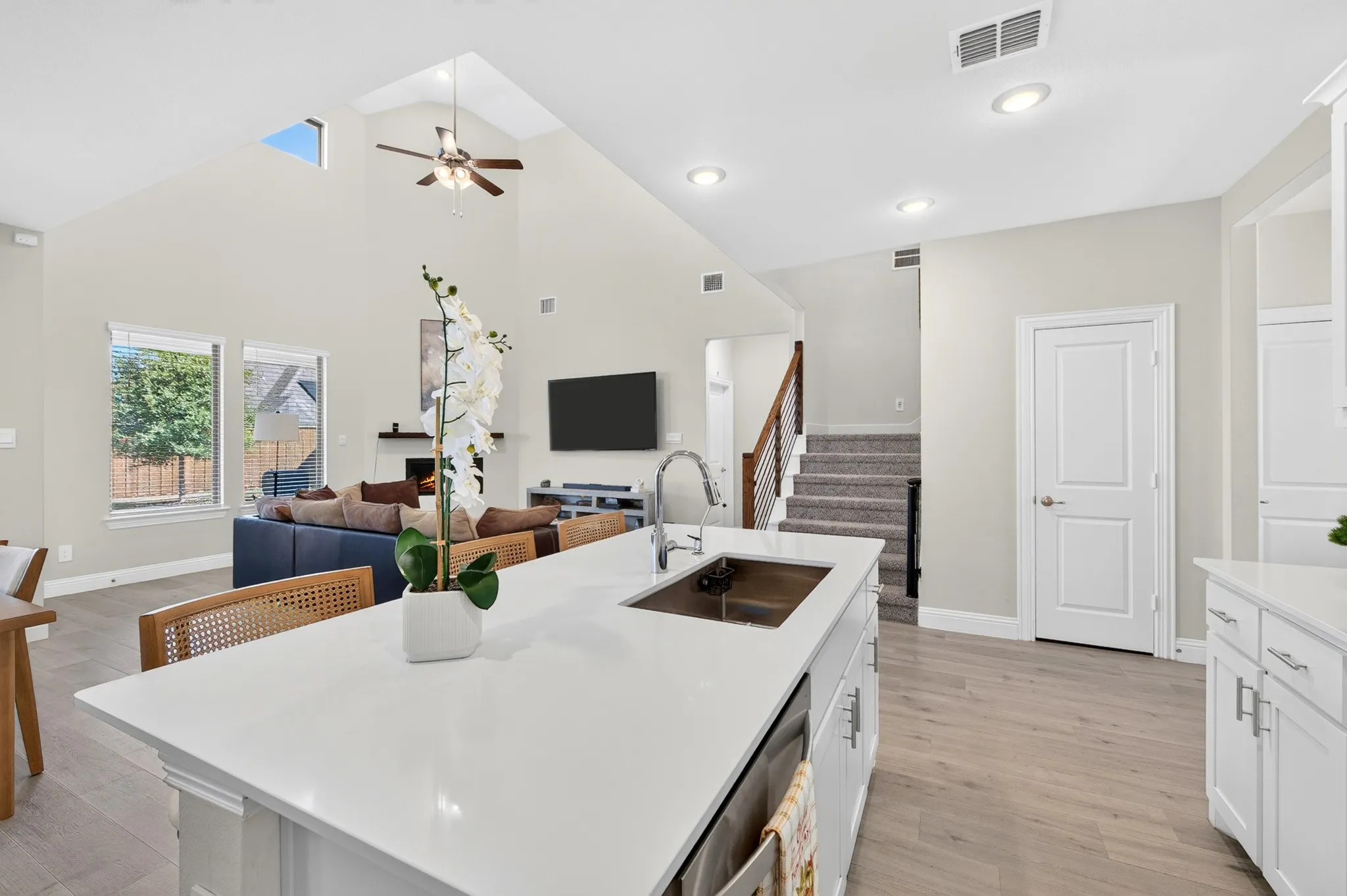 Single Family Residence For Sale in Denton County , 3829 Pearlwood Road, Little Elm, Texas 75068, 4 Bedroom, 3 Bathroom, 2 Garage spaces, 2,780 Sqft, built in 2024, mls#21404285, Real Estate Agent in Little Elm, Homes For Sale in Denton county, Homes For Sale in Little Elm, Realtor in Little Elm Texas, Real Estate Brokerage Independent Realty Texas, Luminita Cordes Realtor