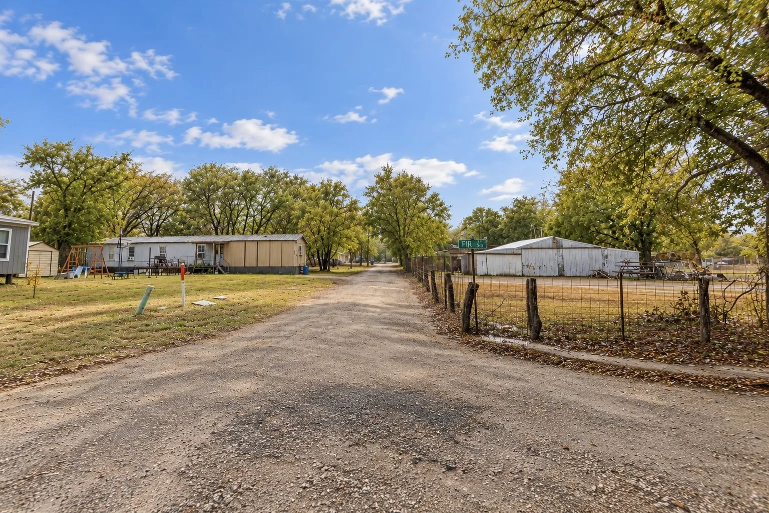 Mobile Home For Sale in Hunt County , 708 Lincoln Street, Campbell, Texas 75422, 3 Bedroom, 2 Bathroom, Garage spaces, 1,300 Sqft, built in 1995, mls#21405754, Real Estate Agent in Campbell, Homes For Sale in Hunt county, Homes For Sale in Campbell, Realtor in Campbell Texas, Real Estate Brokerage Independent Realty Texas, Luminita Cordes Realtor