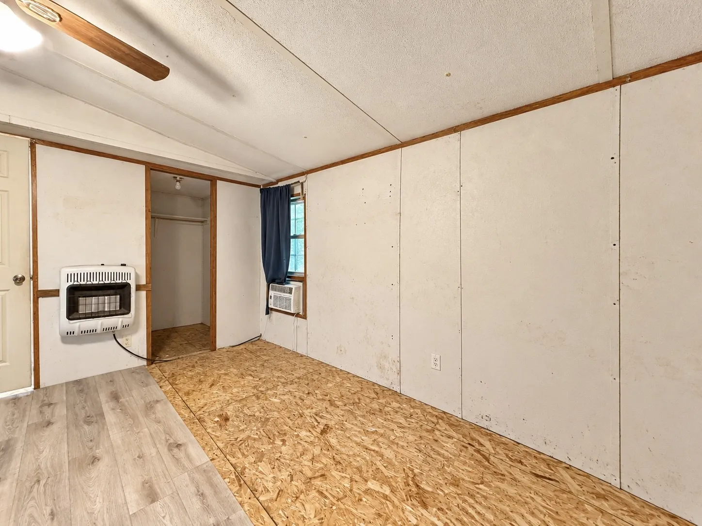 Mobile Home For Sale in Hunt County , 708 Lincoln Street, Campbell, Texas 75422, 3 Bedroom, 2 Bathroom, Garage spaces, 1,300 Sqft, built in 1995, mls#21405754, Real Estate Agent in Campbell, Homes For Sale in Hunt county, Homes For Sale in Campbell, Realtor in Campbell Texas, Real Estate Brokerage Independent Realty Texas, Luminita Cordes Realtor