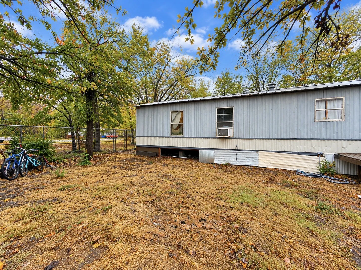 Mobile Home For Sale in Hunt County , 708 Lincoln Street, Campbell, Texas 75422, 3 Bedroom, 2 Bathroom, Garage spaces, 1,300 Sqft, built in 1995, mls#21405754, Real Estate Agent in Campbell, Homes For Sale in Hunt county, Homes For Sale in Campbell, Realtor in Campbell Texas, Real Estate Brokerage Independent Realty Texas, Luminita Cordes Realtor